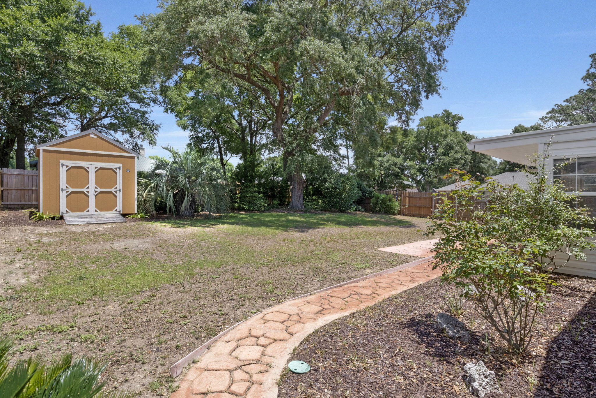 WOODBURY FOREST - Residential