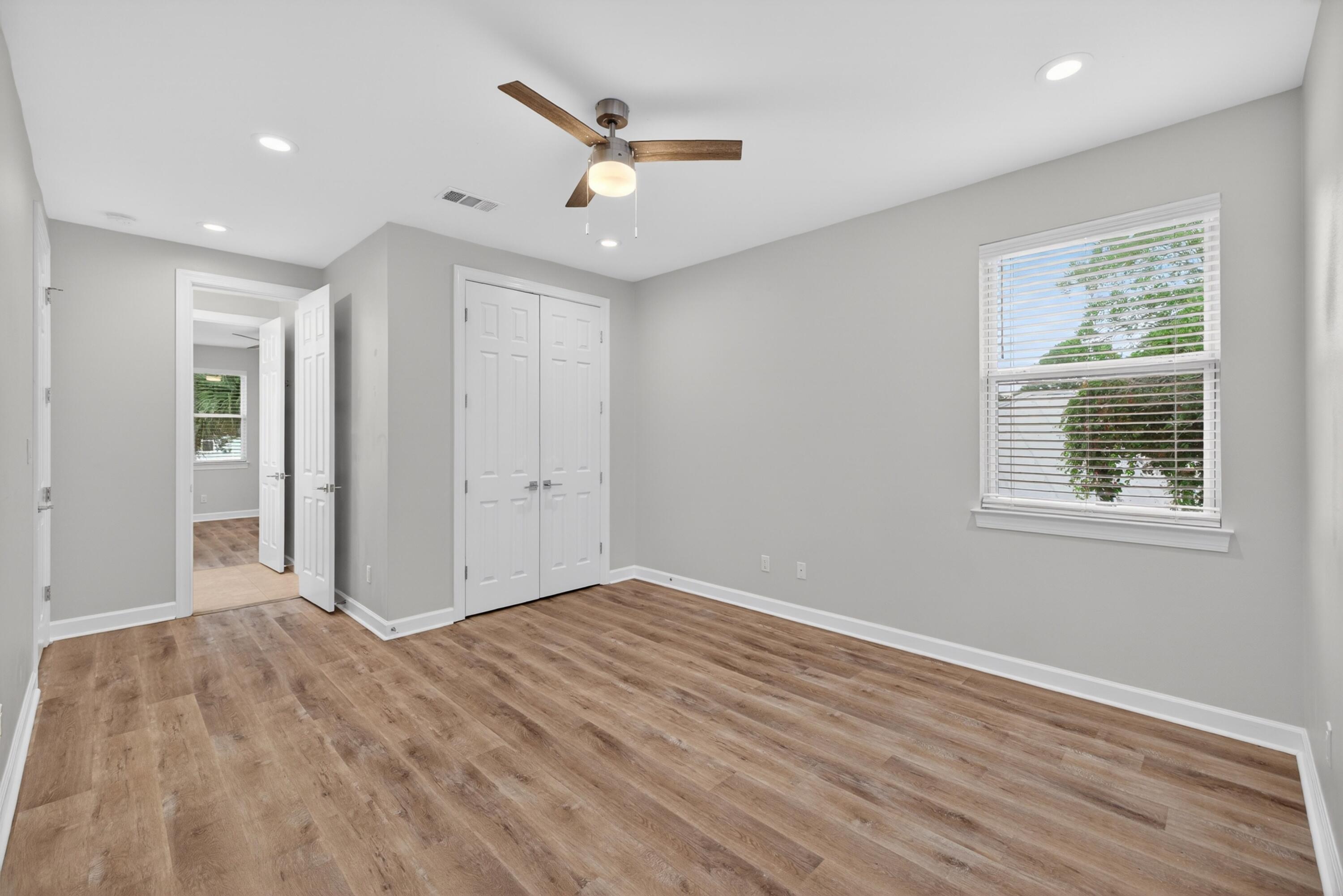 CRYSTAL LAKE - Residential Lease