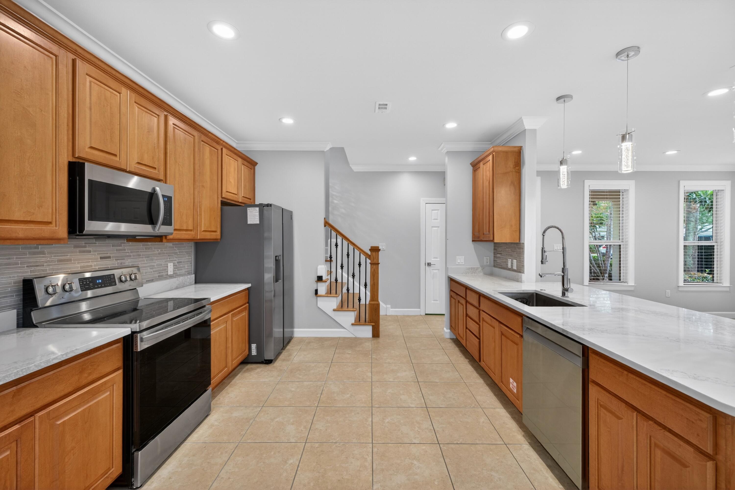 CRYSTAL LAKE - Residential Lease