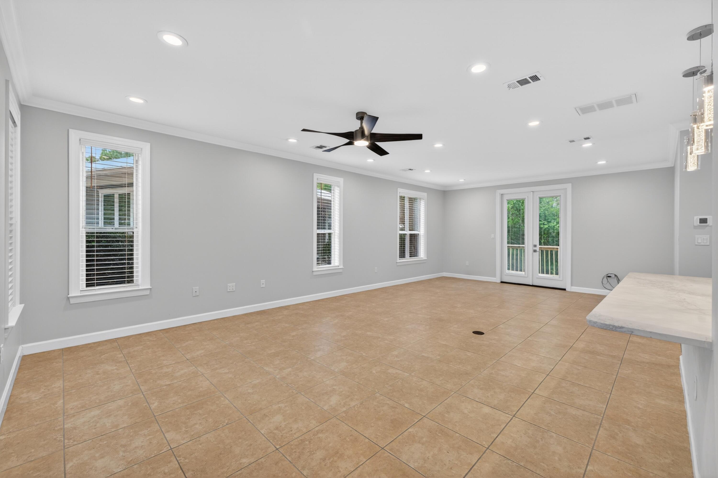 CRYSTAL LAKE - Residential Lease