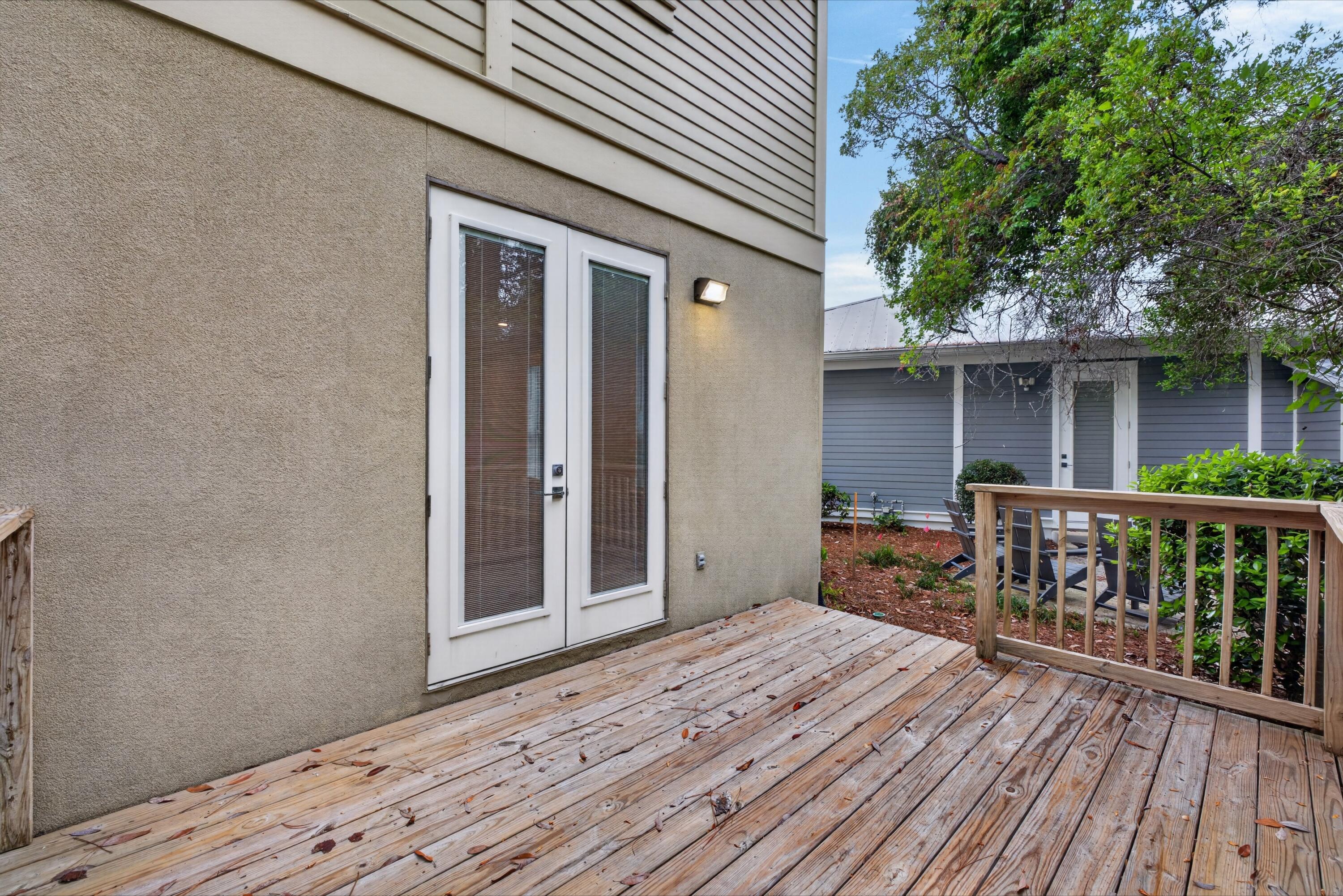 CRYSTAL LAKE - Residential Lease