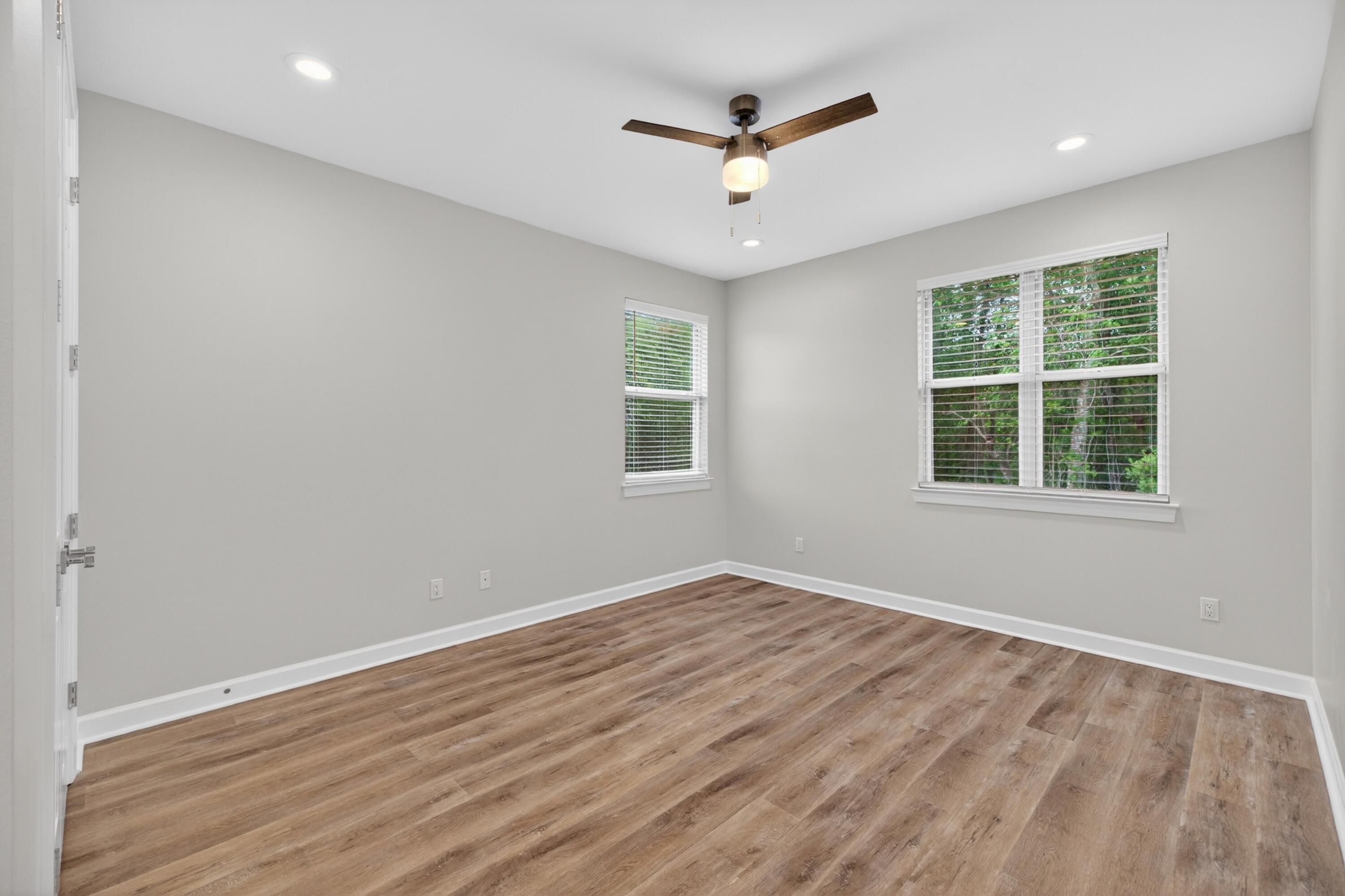 CRYSTAL LAKE - Residential Lease