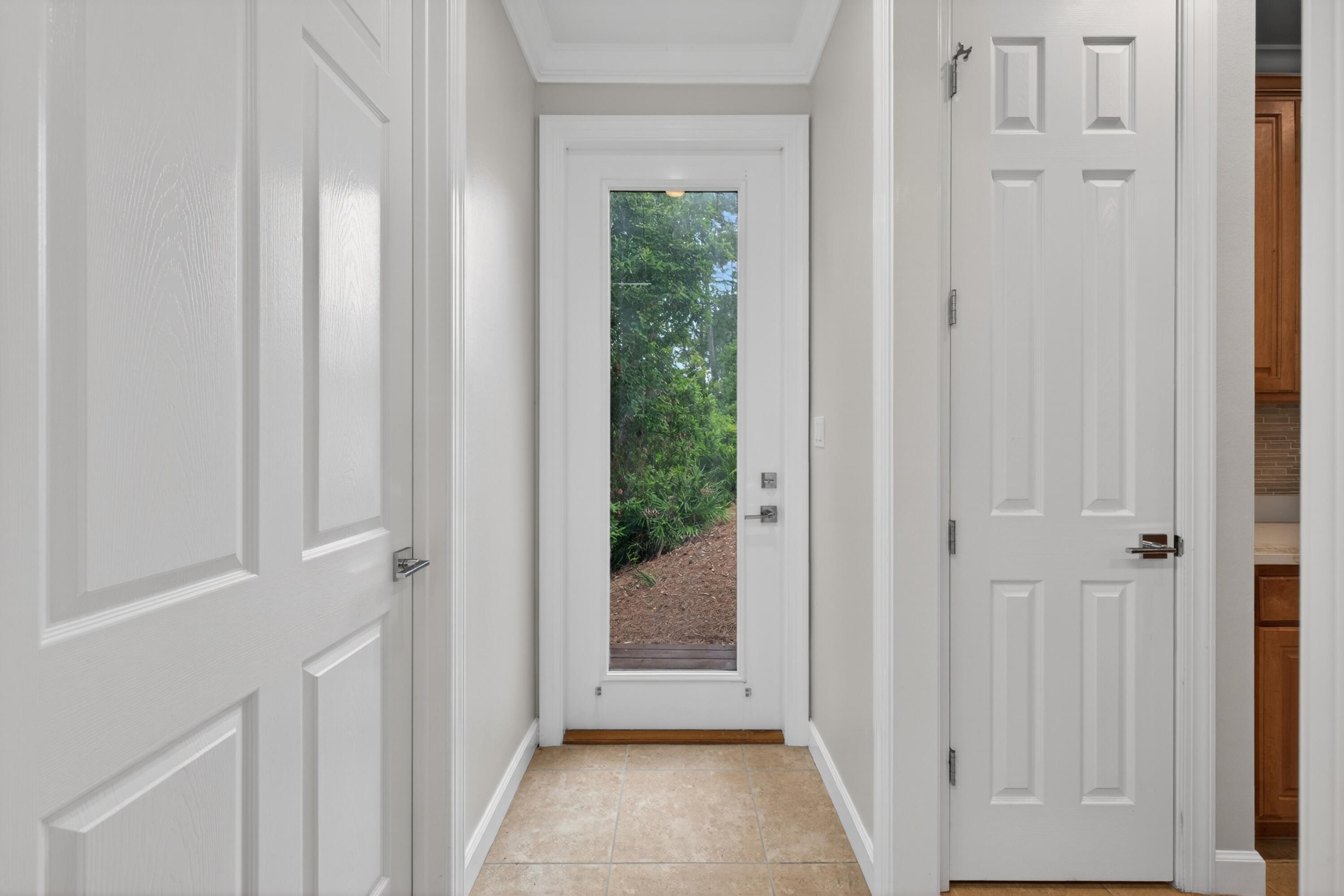 CRYSTAL LAKE - Residential Lease