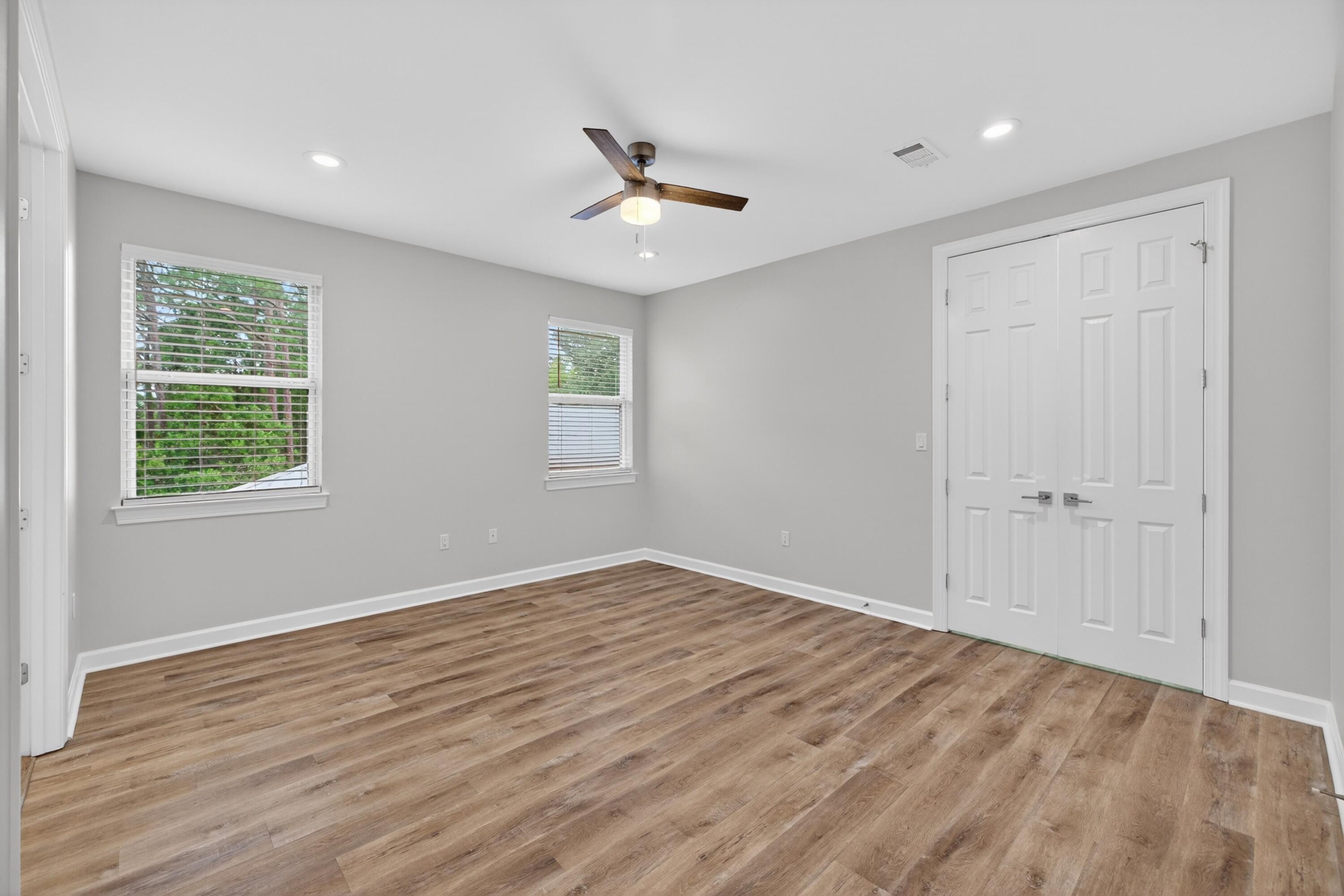 CRYSTAL LAKE - Residential Lease