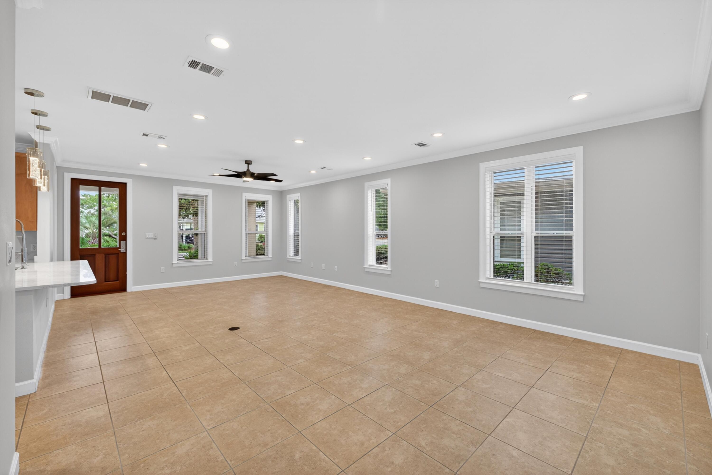 CRYSTAL LAKE - Residential Lease