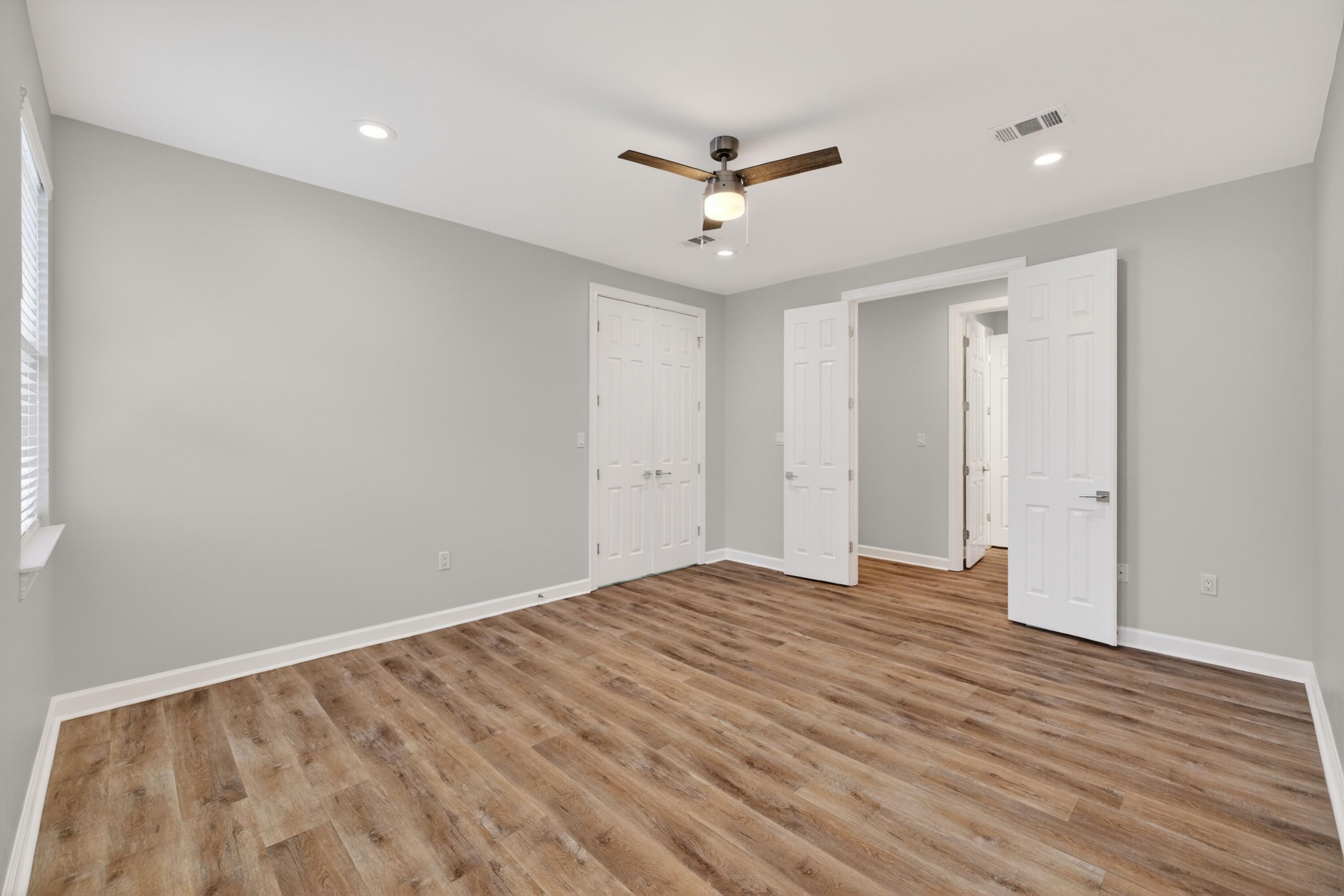 CRYSTAL LAKE - Residential Lease
