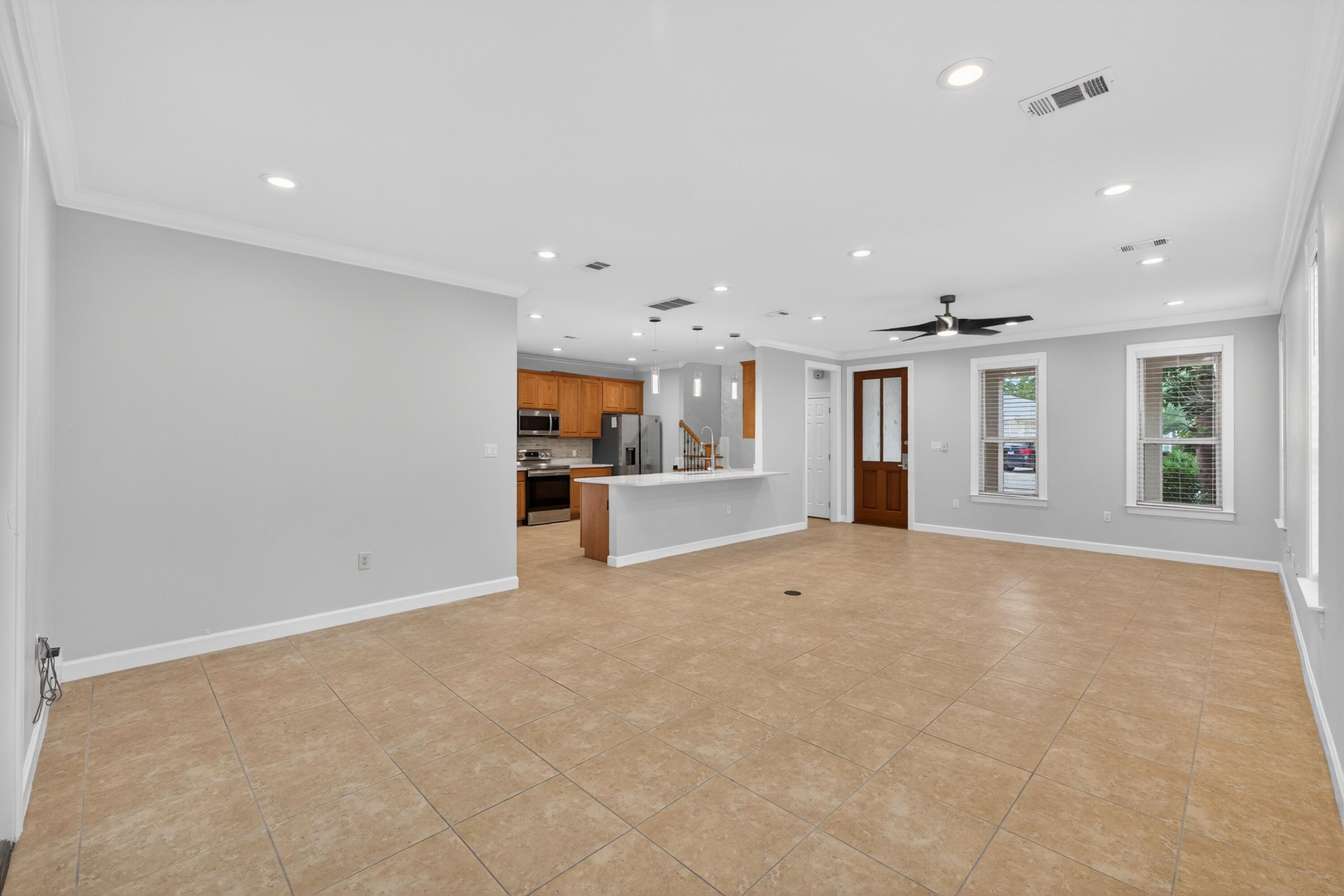 CRYSTAL LAKE - Residential Lease