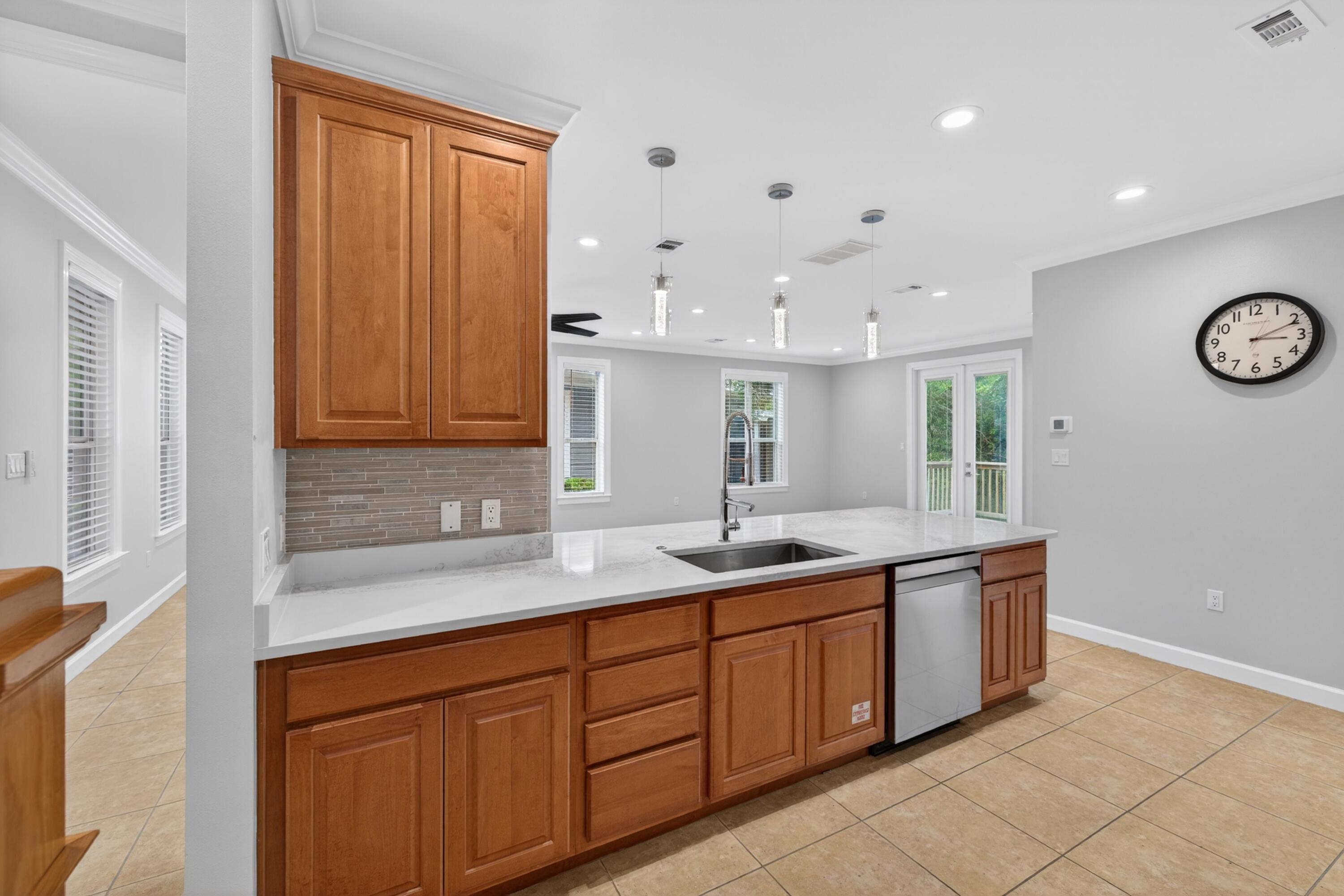 CRYSTAL LAKE - Residential Lease