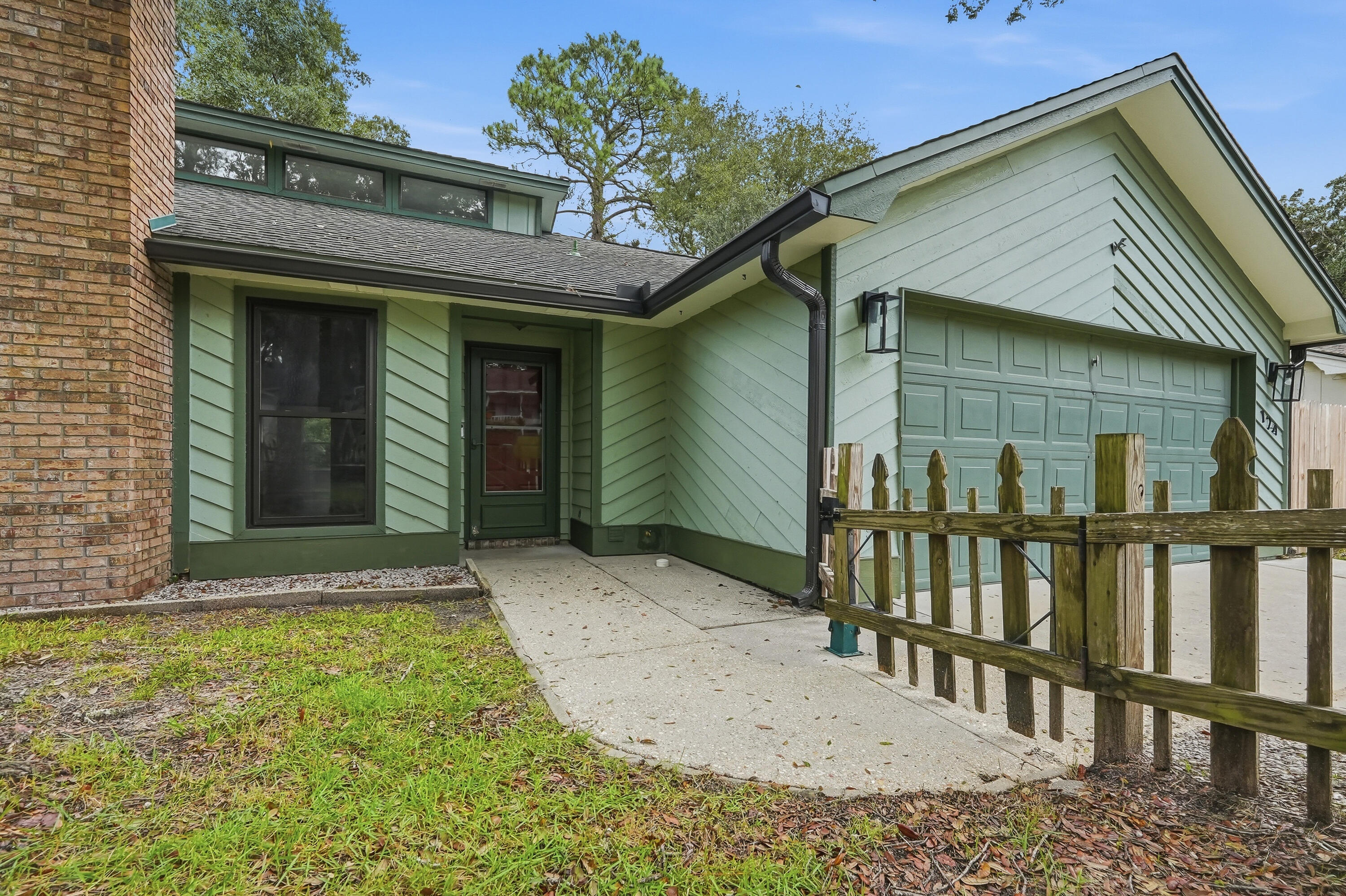 PALM CREST - Residential Lease