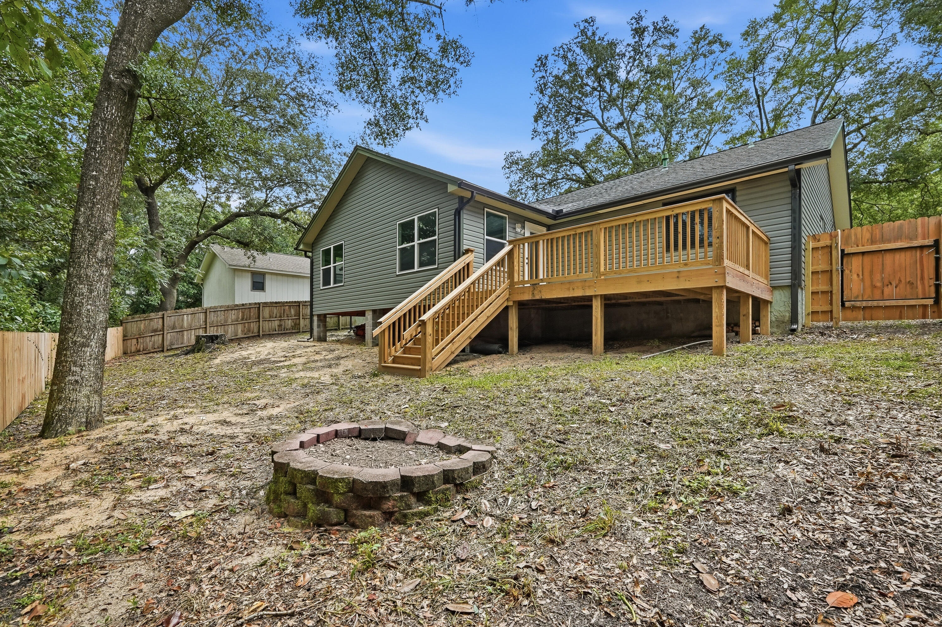 PALM CREST - Residential Lease