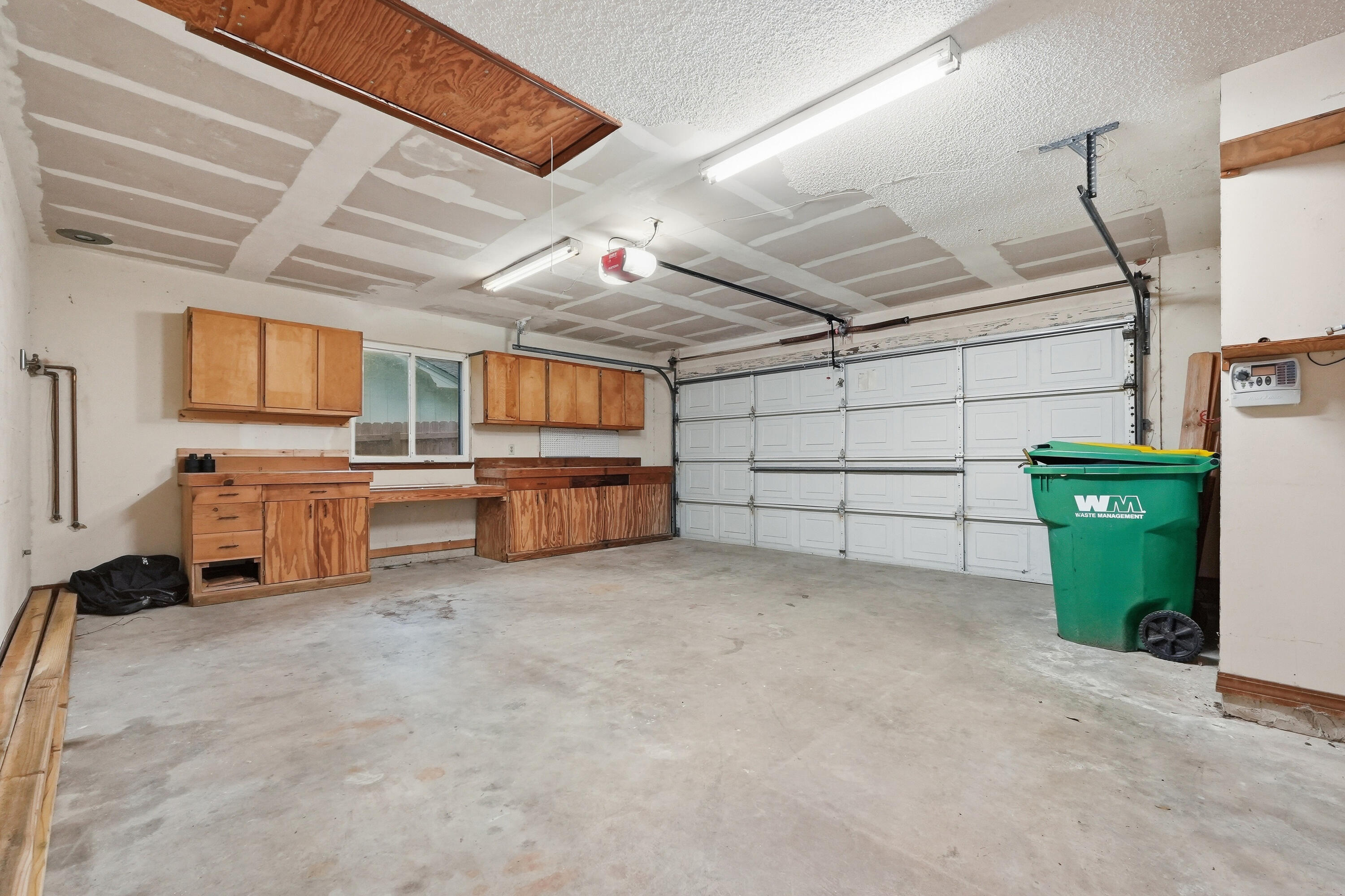 PALM CREST - Residential Lease