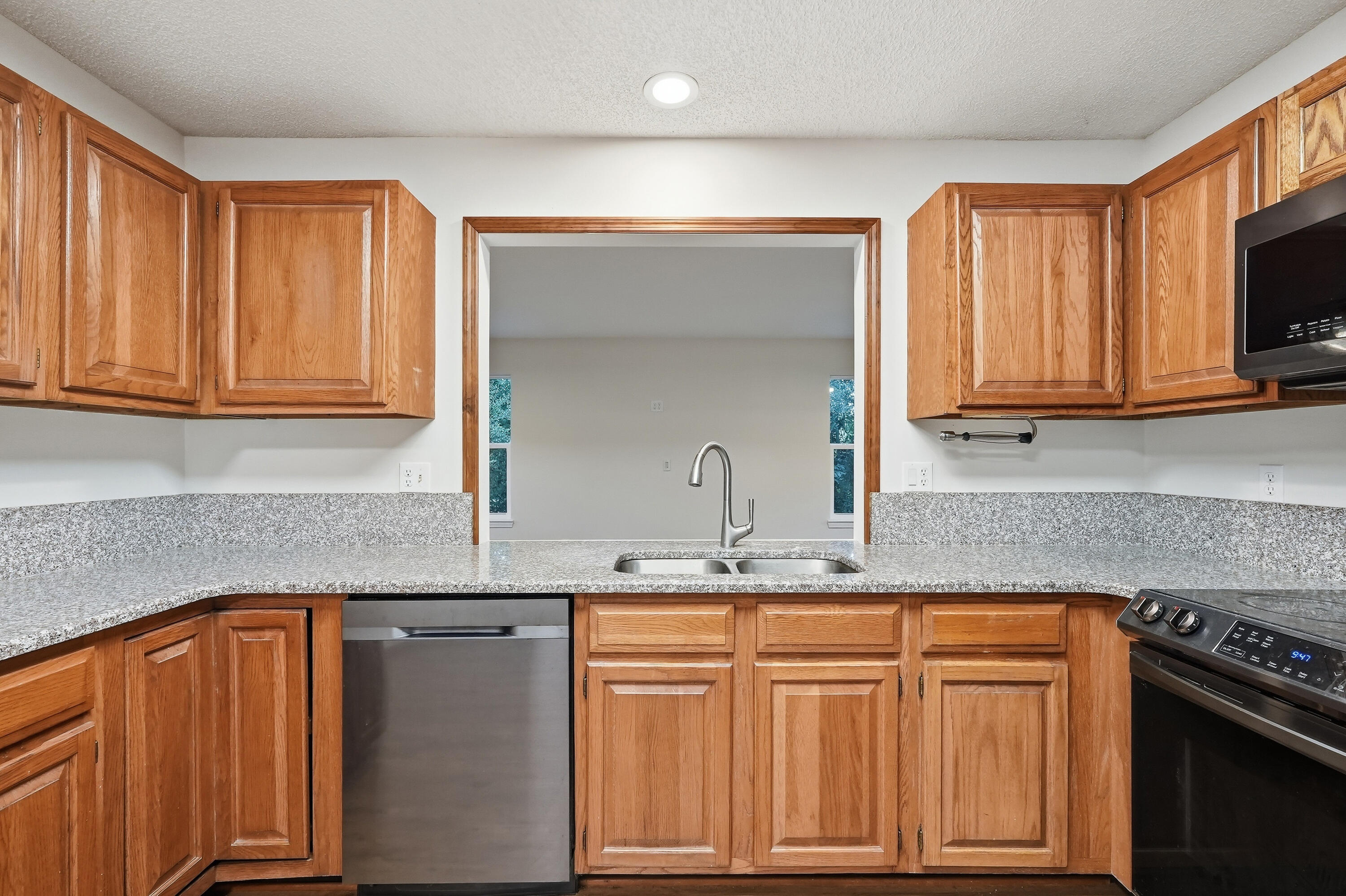 PALM CREST - Residential Lease