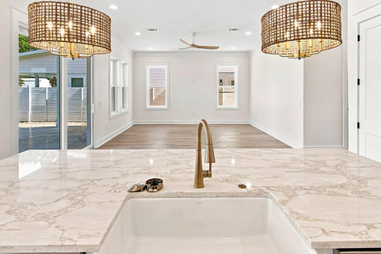 GULF SHORE MANOR - Residential