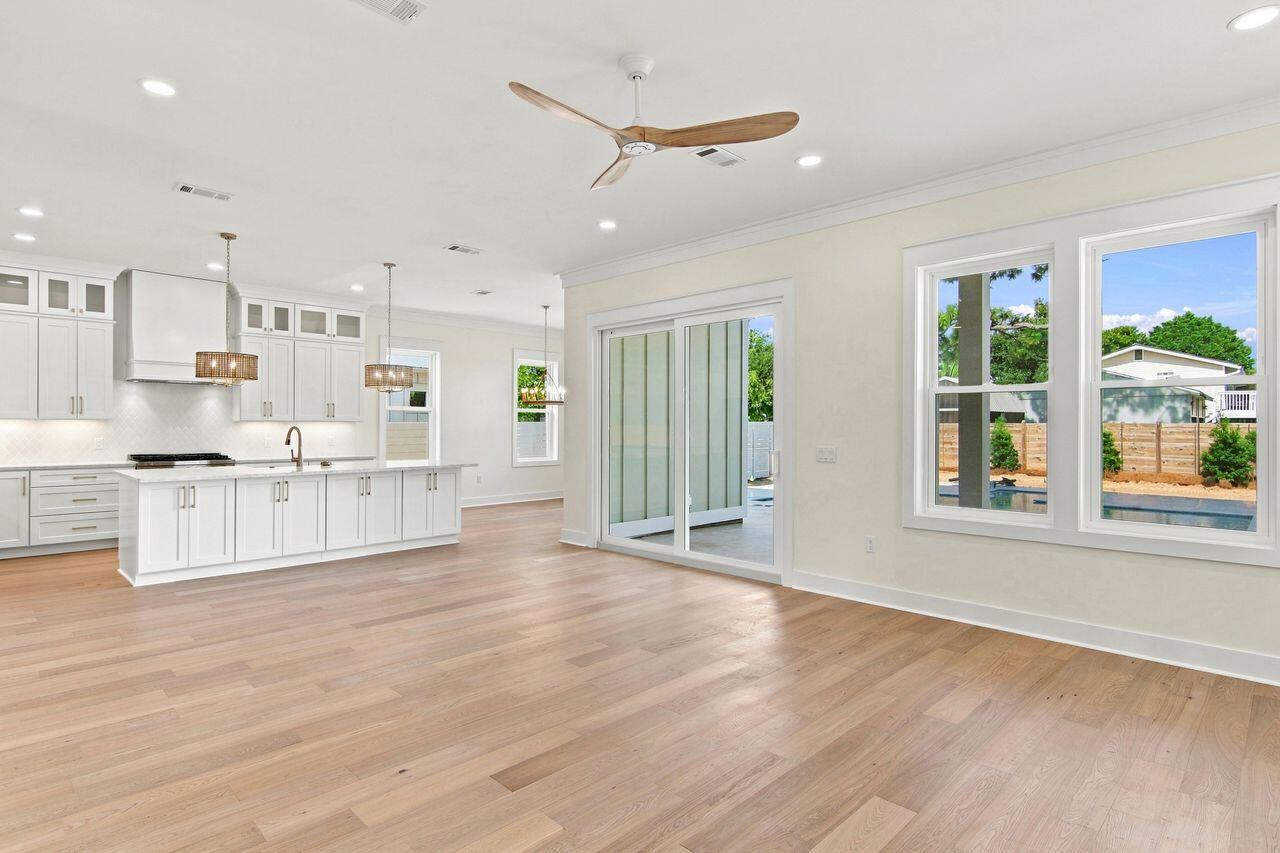 GULF SHORE MANOR - Residential