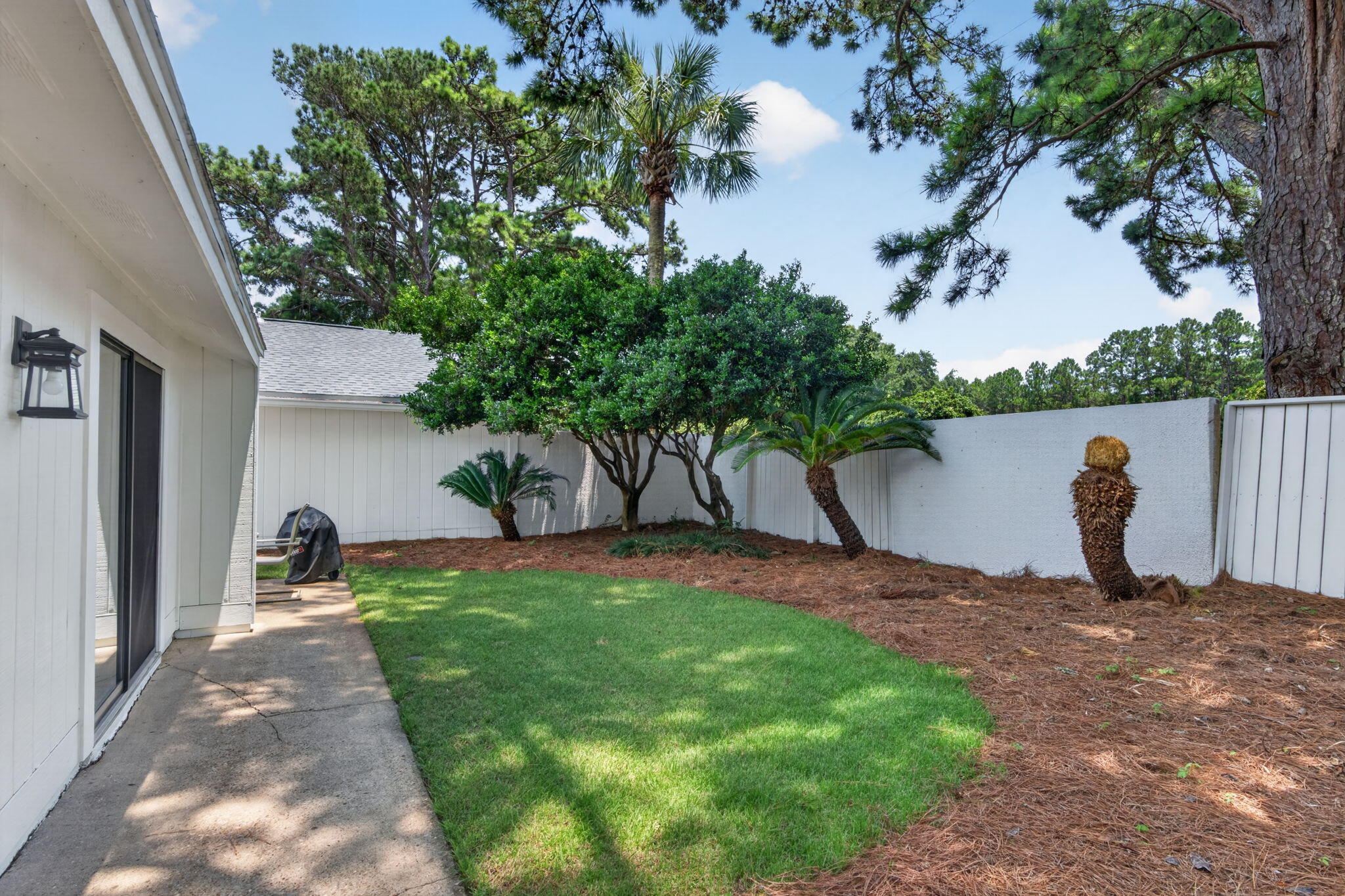 LINKSIDE VILLAGE UNIT 1 - Residential