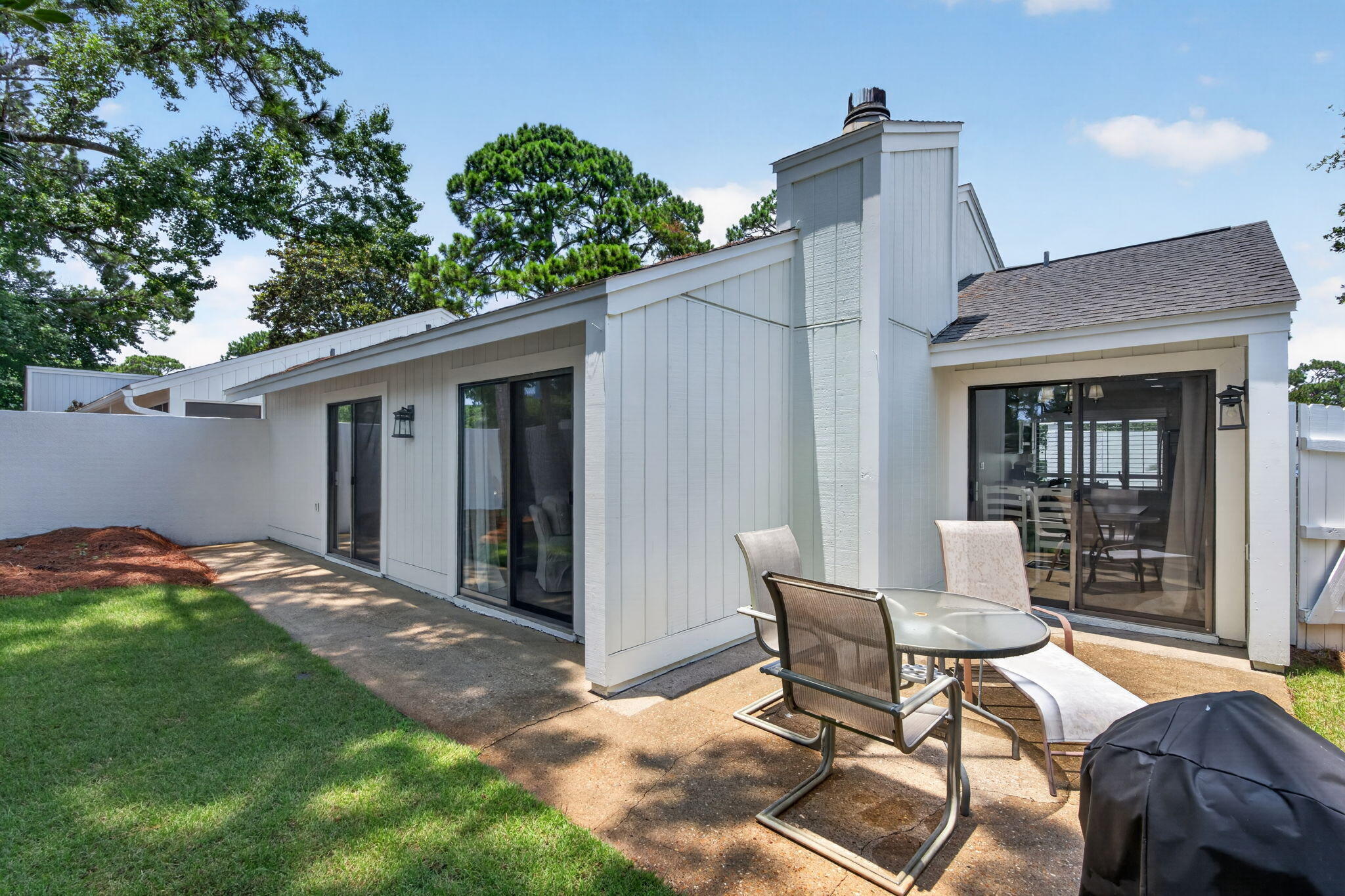 LINKSIDE VILLAGE UNIT 1 - Residential