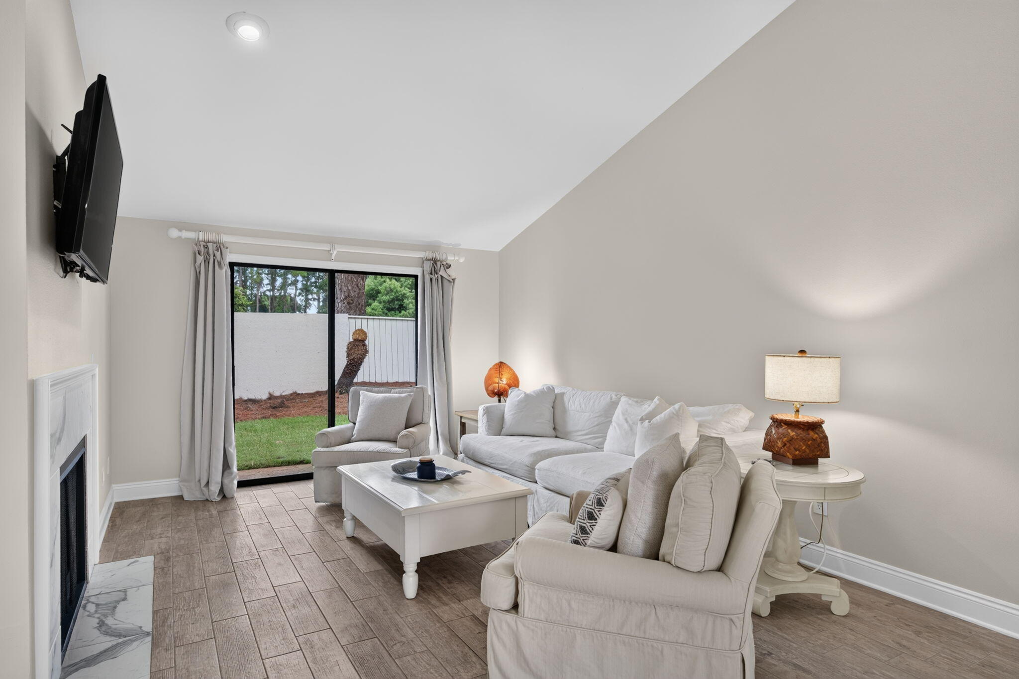 LINKSIDE VILLAGE UNIT 1 - Residential
