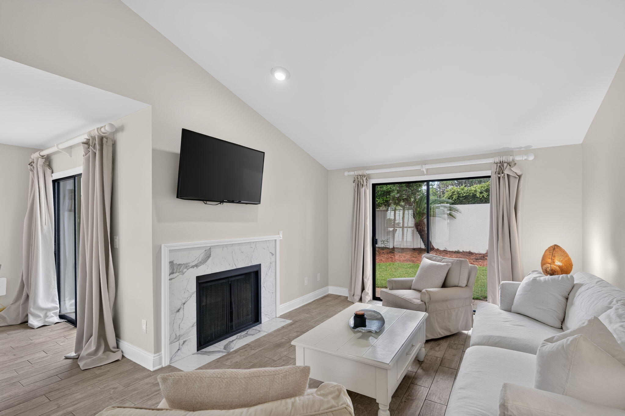 LINKSIDE VILLAGE UNIT 1 - Residential