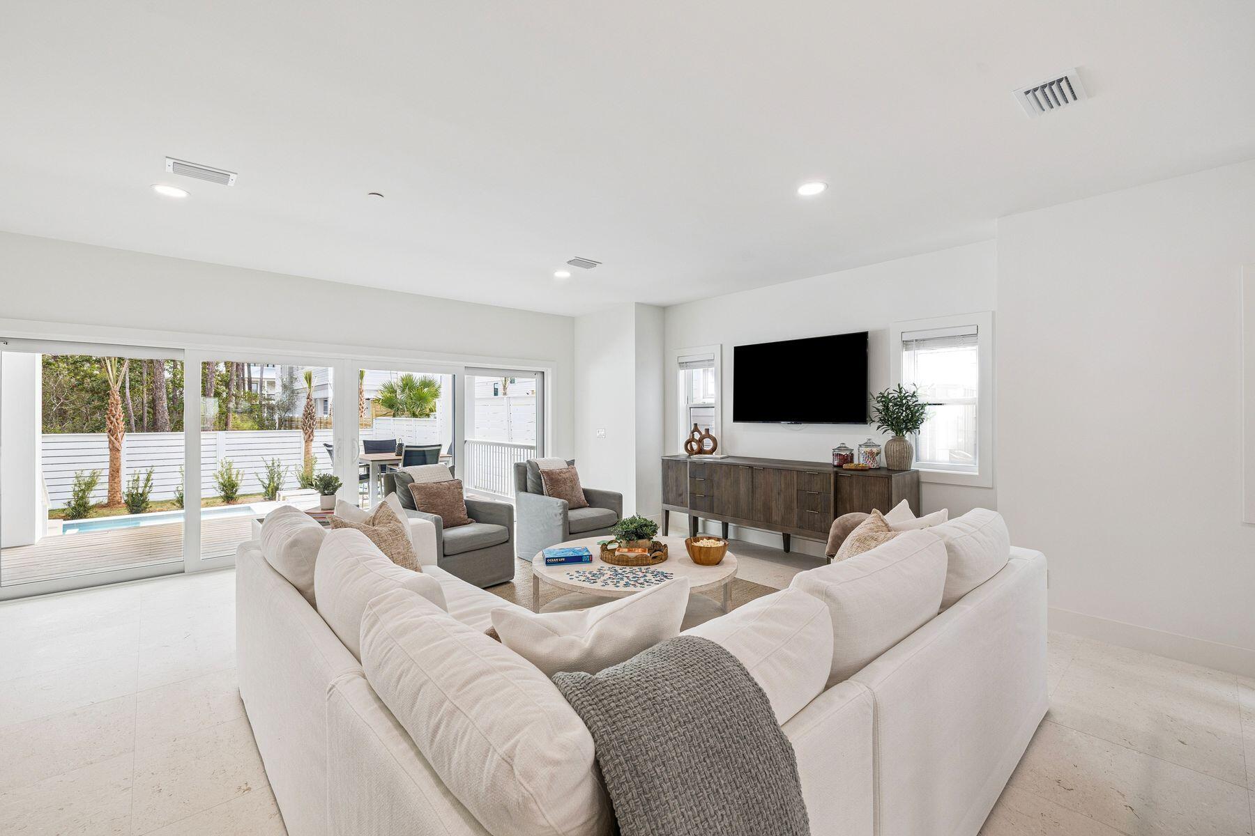 GULF SHORE MANOR - Residential