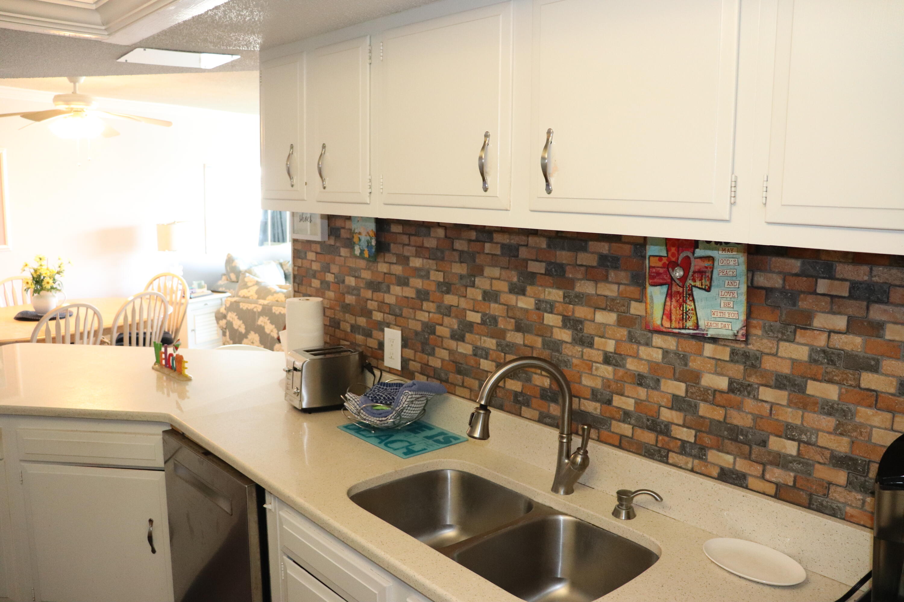 EL MATADOR CONDO - Residential
