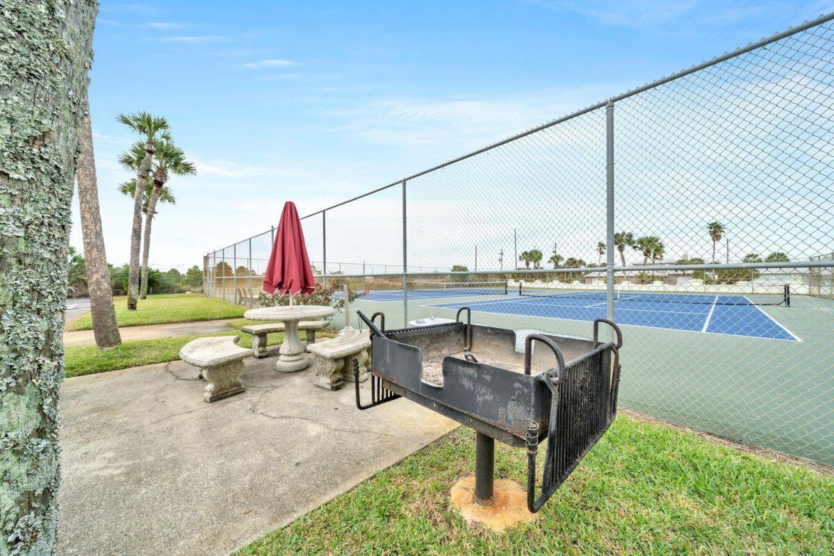 EL MATADOR CONDO - Residential