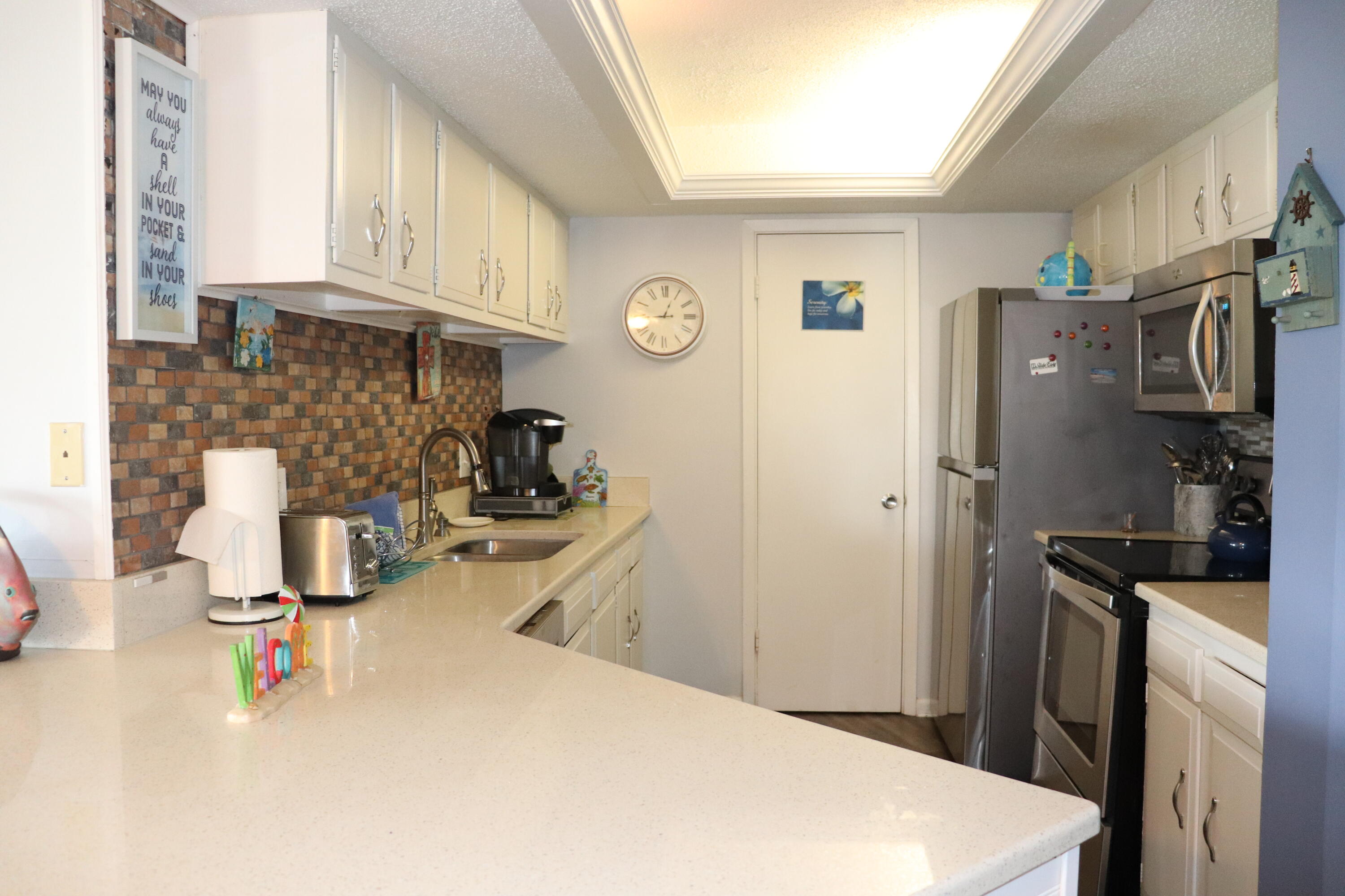 EL MATADOR CONDO - Residential