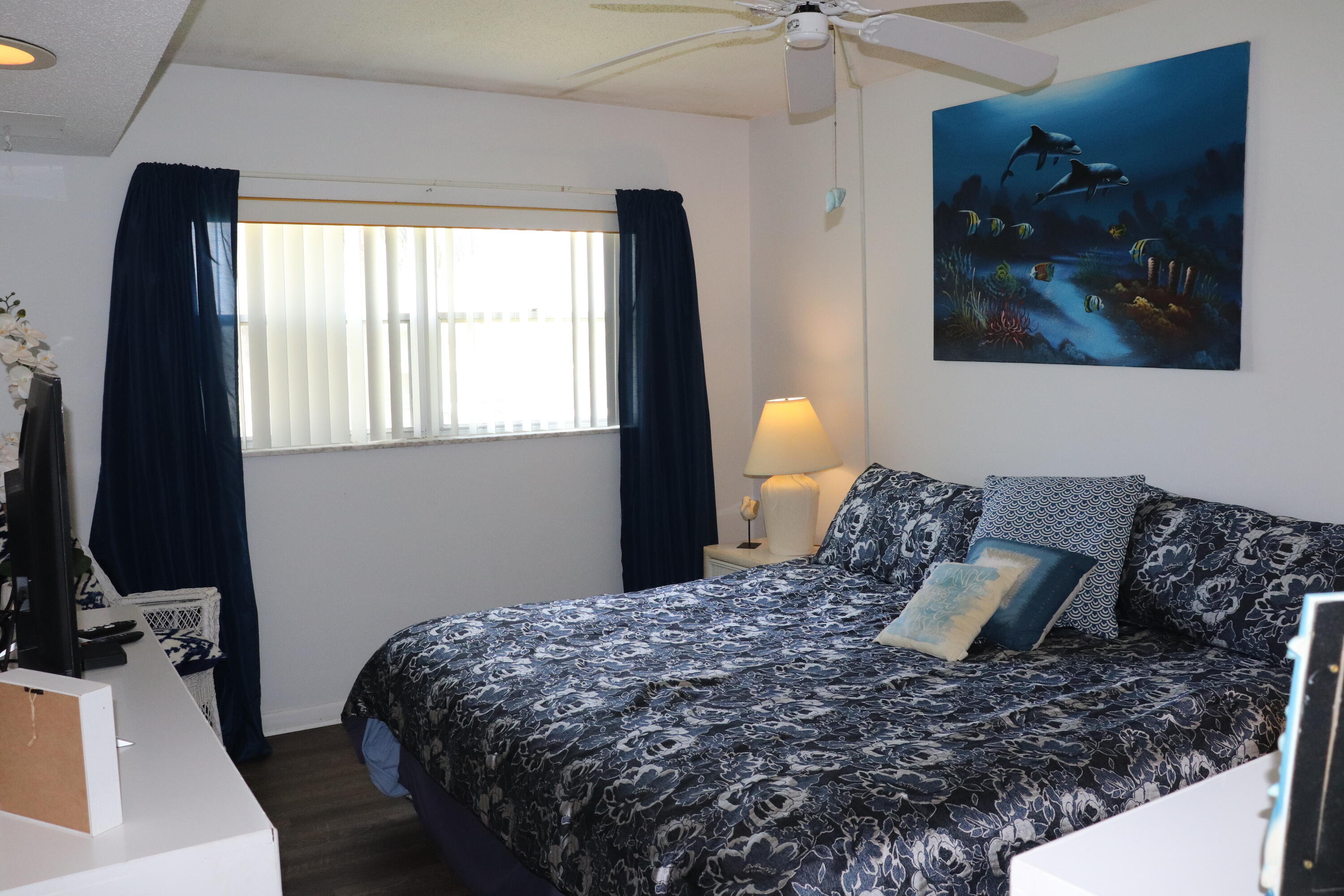EL MATADOR CONDO - Residential