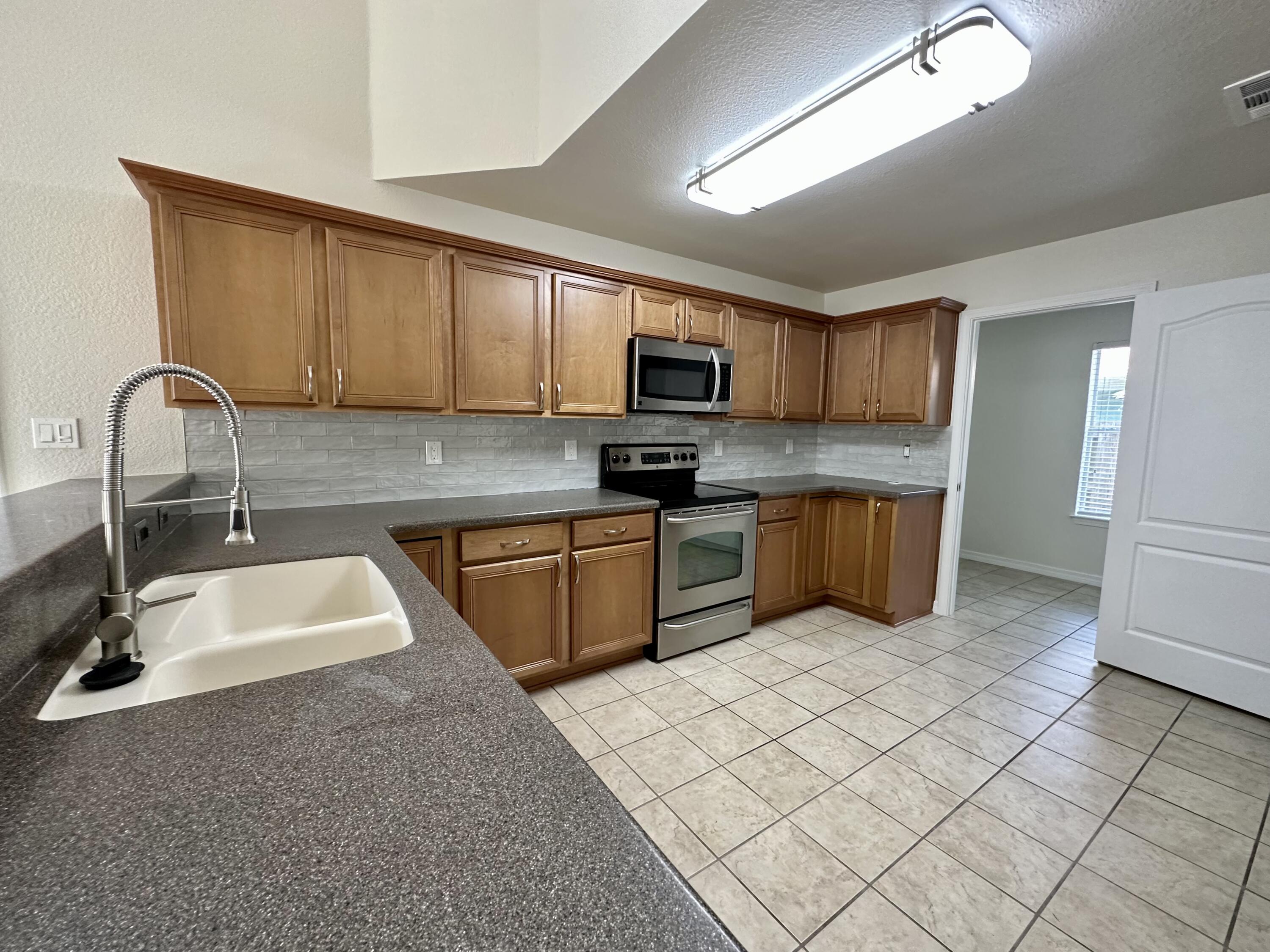 DRIFTWOOD ESTATES - Residential Lease
