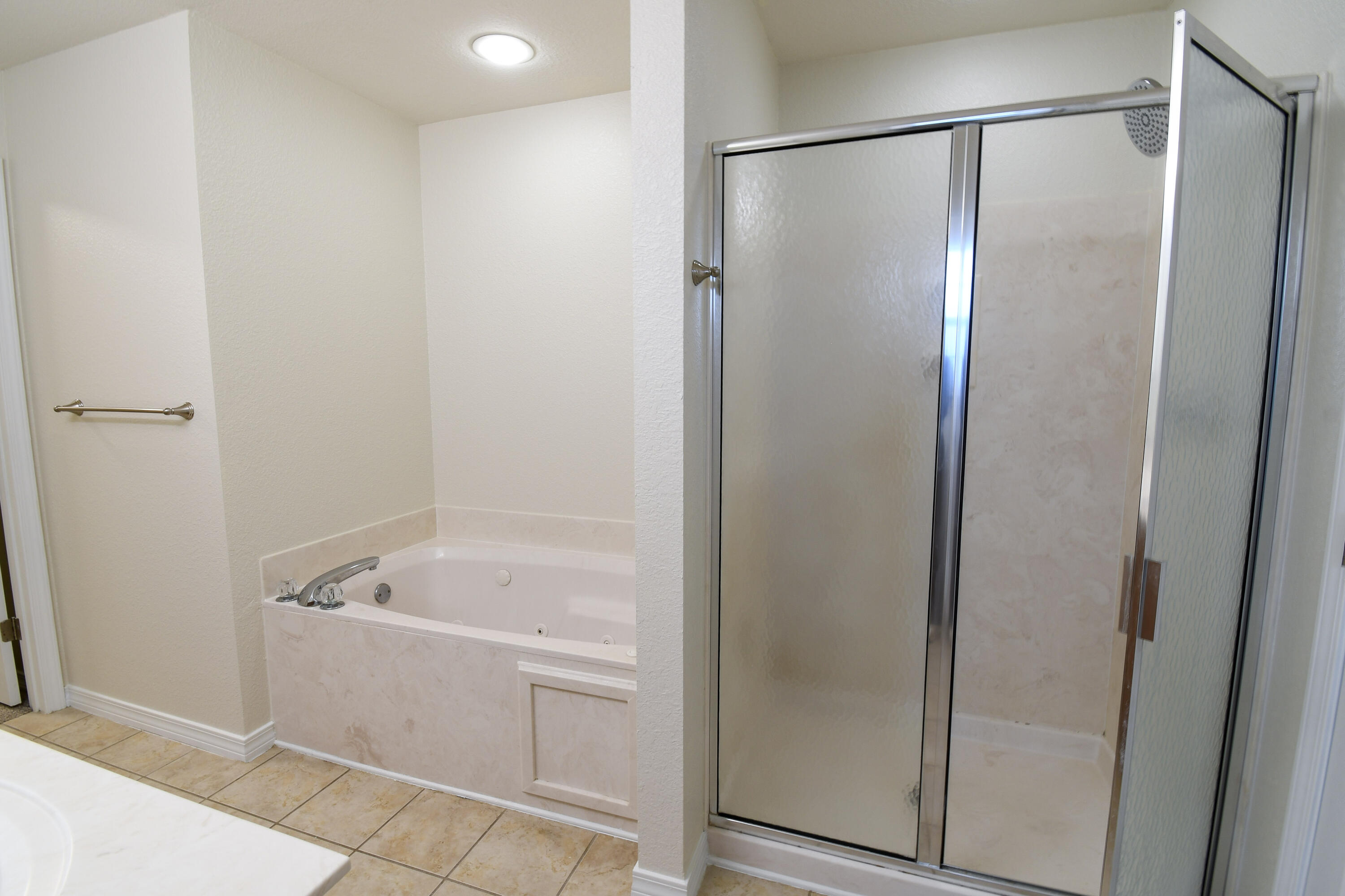 DRIFTWOOD ESTATES - Residential Lease