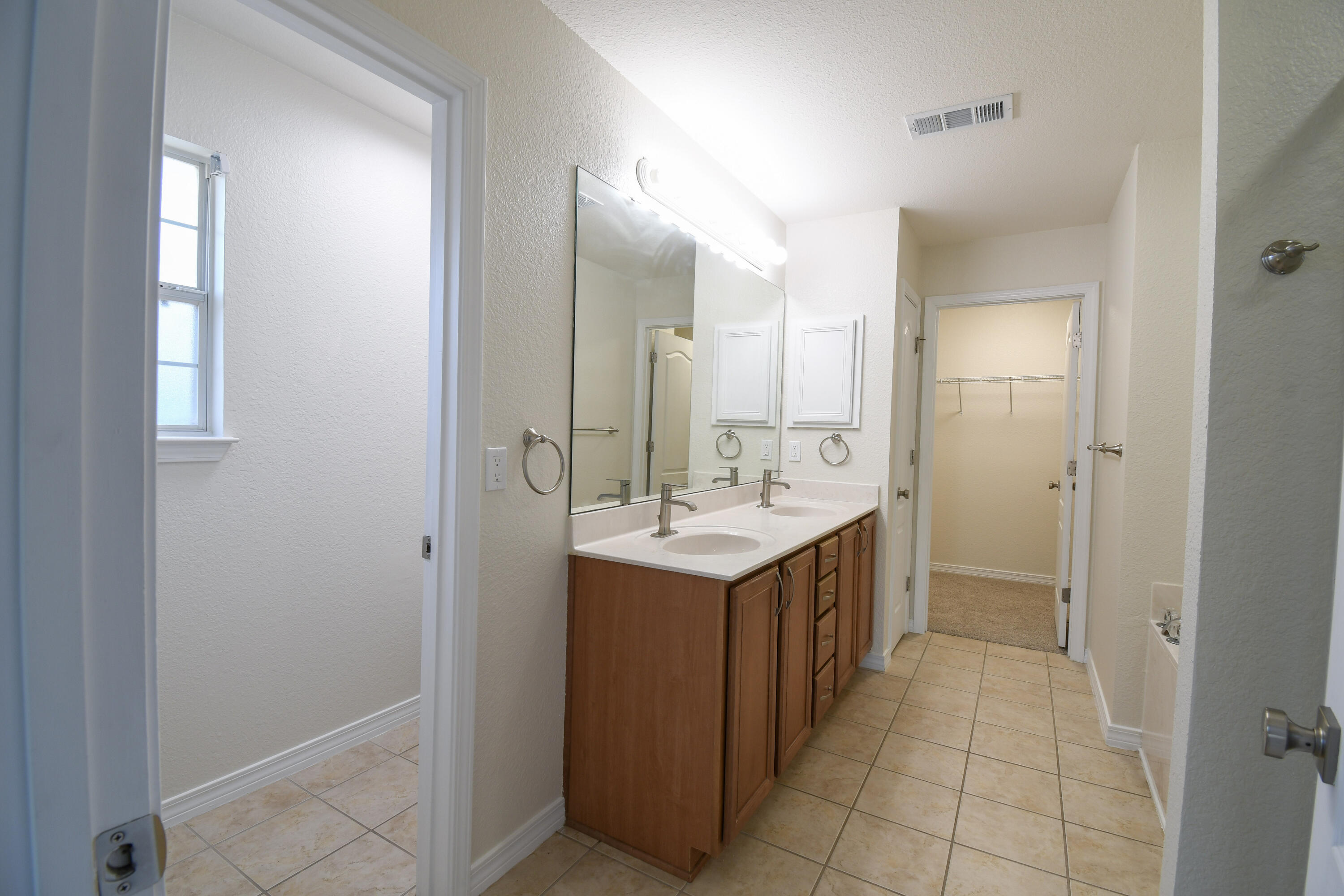 DRIFTWOOD ESTATES - Residential Lease