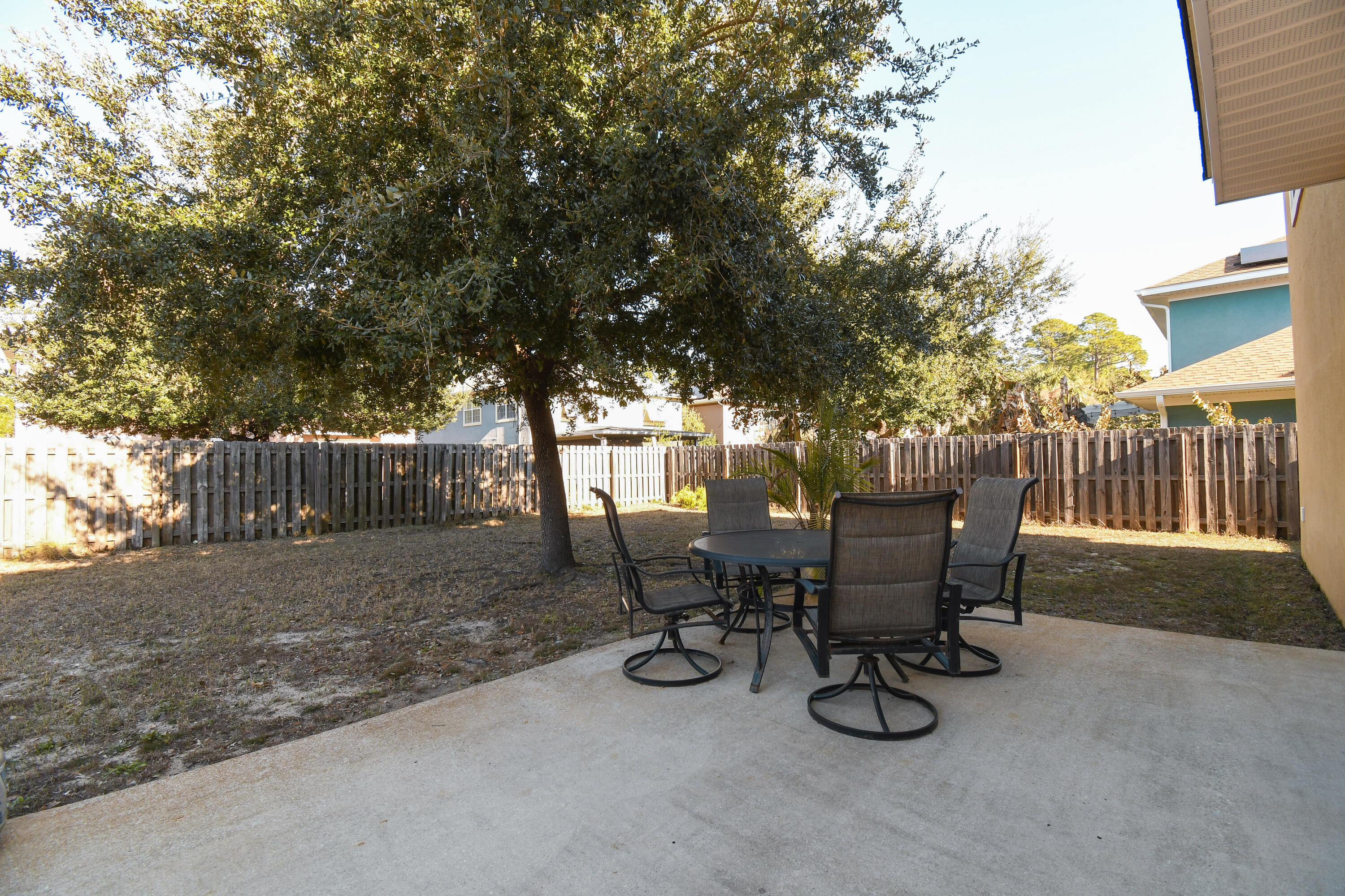 DRIFTWOOD ESTATES - Residential Lease