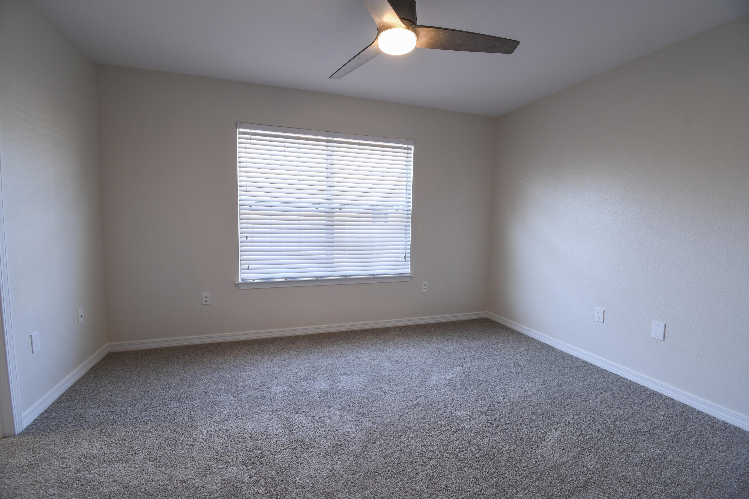 DRIFTWOOD ESTATES - Residential Lease