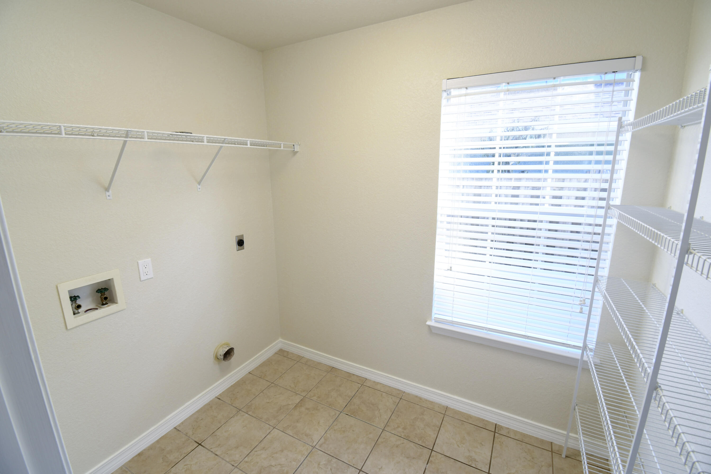 DRIFTWOOD ESTATES - Residential Lease