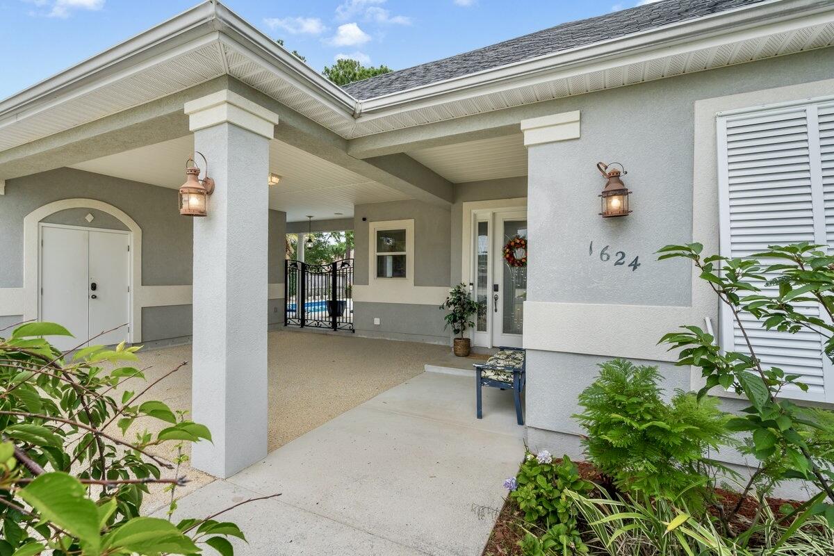 POLYNESIAN ISLANDS - Residential