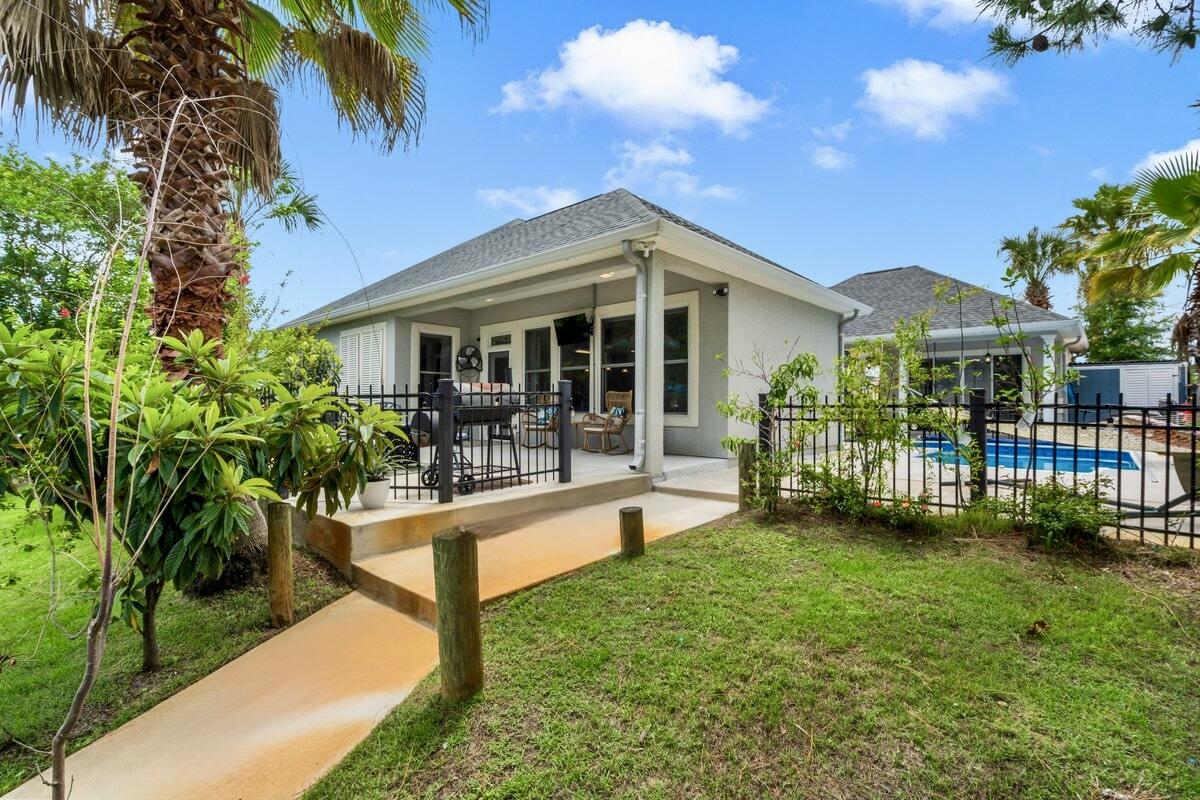 POLYNESIAN ISLANDS - Residential