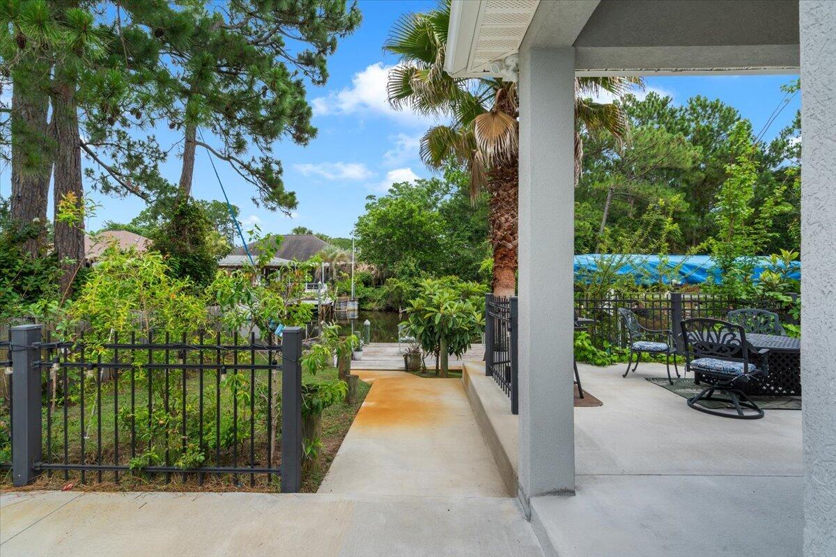 POLYNESIAN ISLANDS - Residential