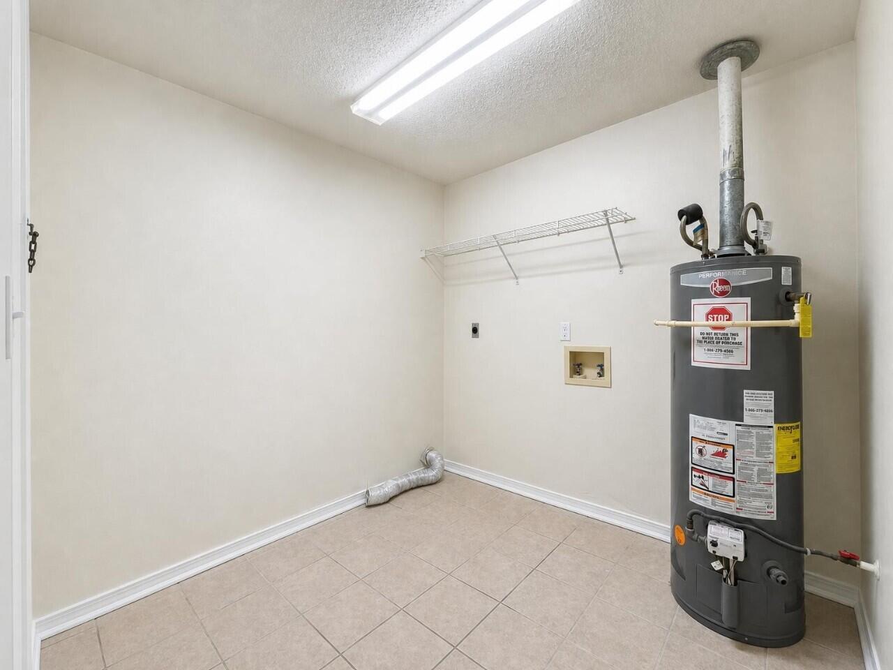 WELLINGTON MANOR - Residential Lease