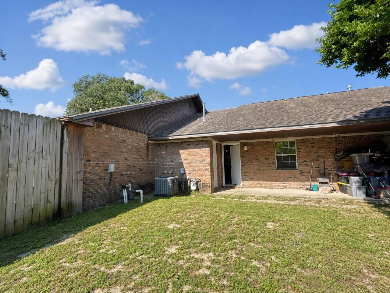 WELLINGTON MANOR - Residential Lease