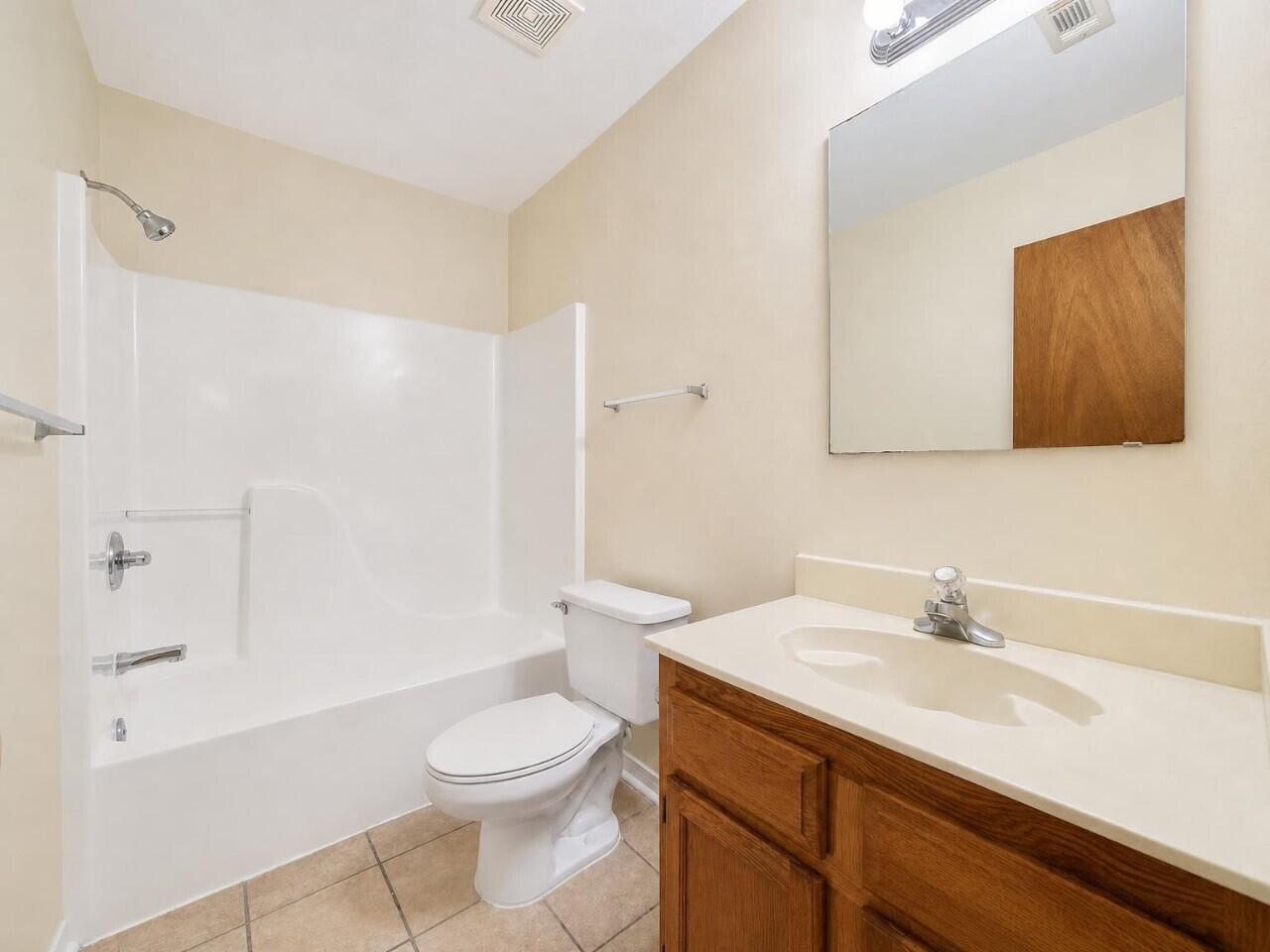 WELLINGTON MANOR - Residential Lease