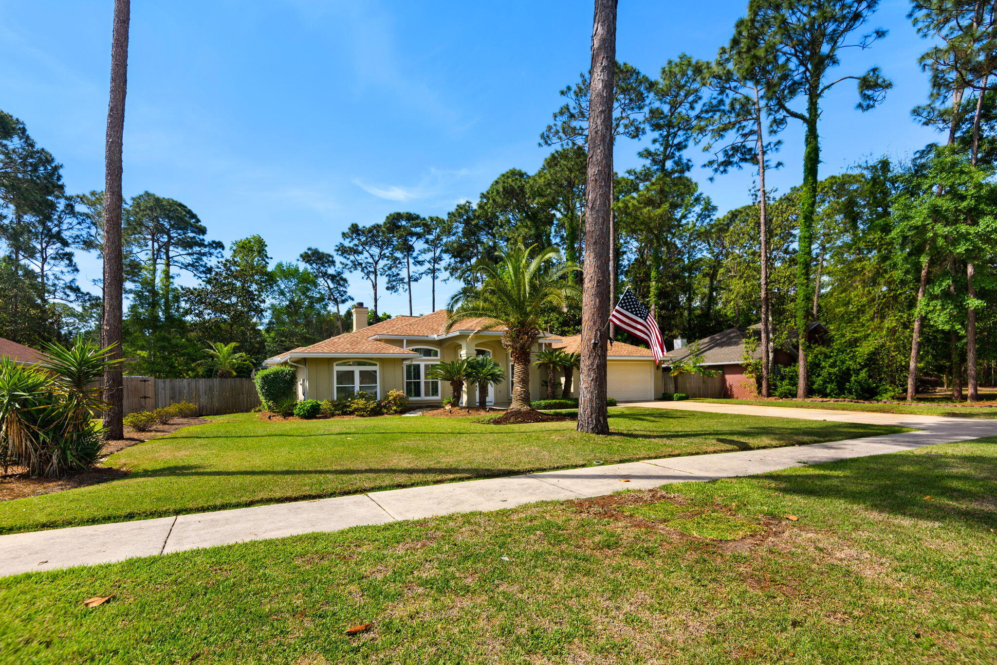 DANA POINTE - Residential