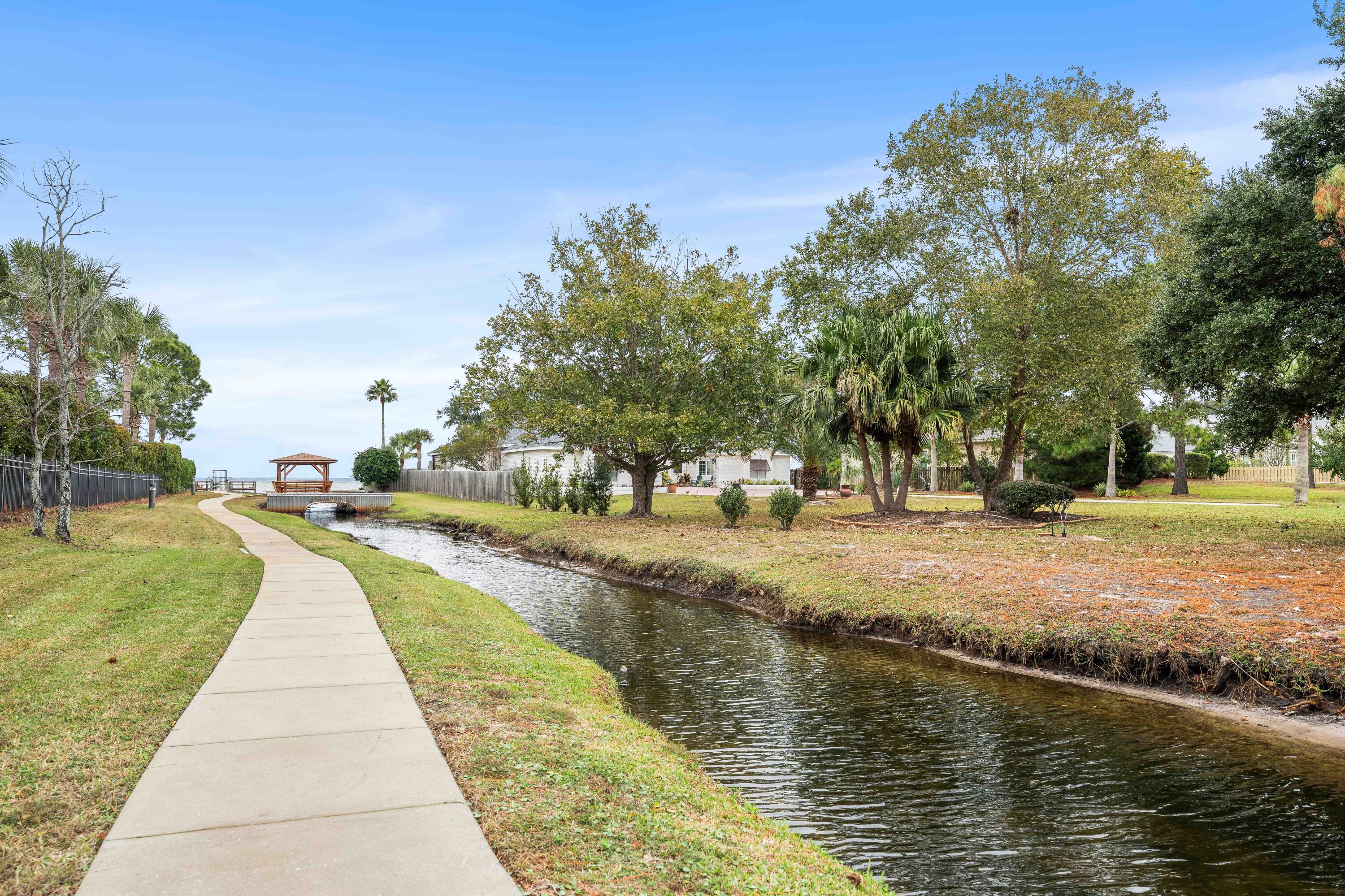 BAYSIDE - Residential