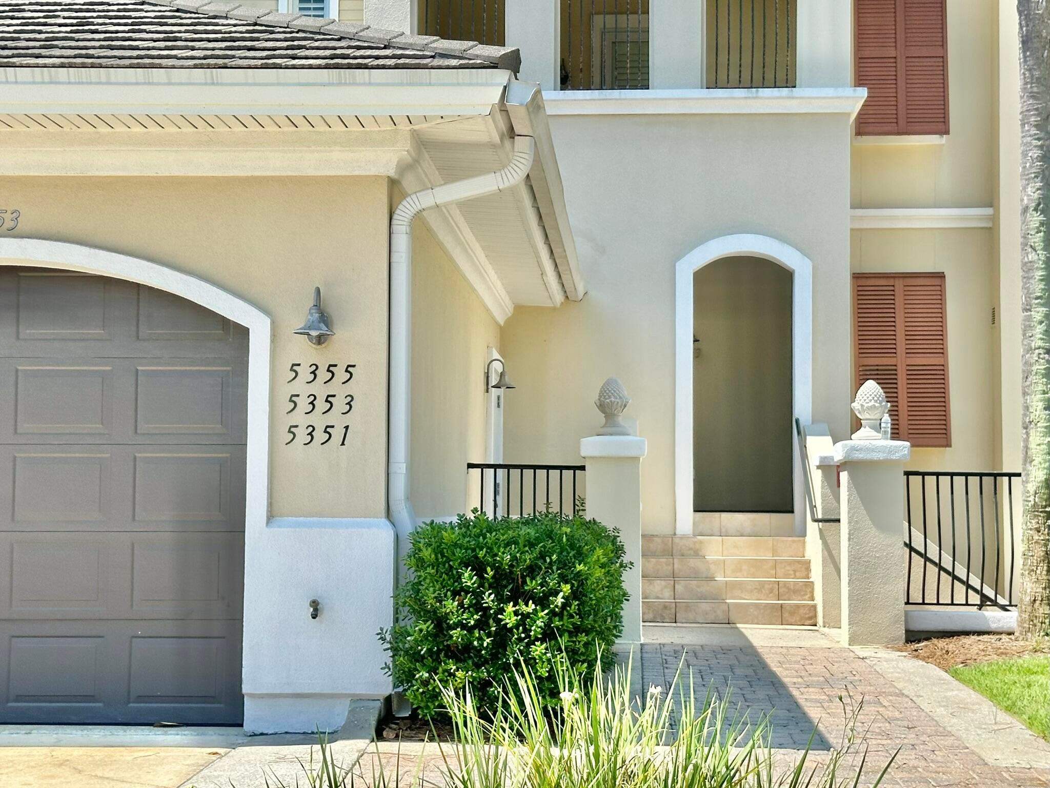 PINE RIDGE VILLAS - Residential