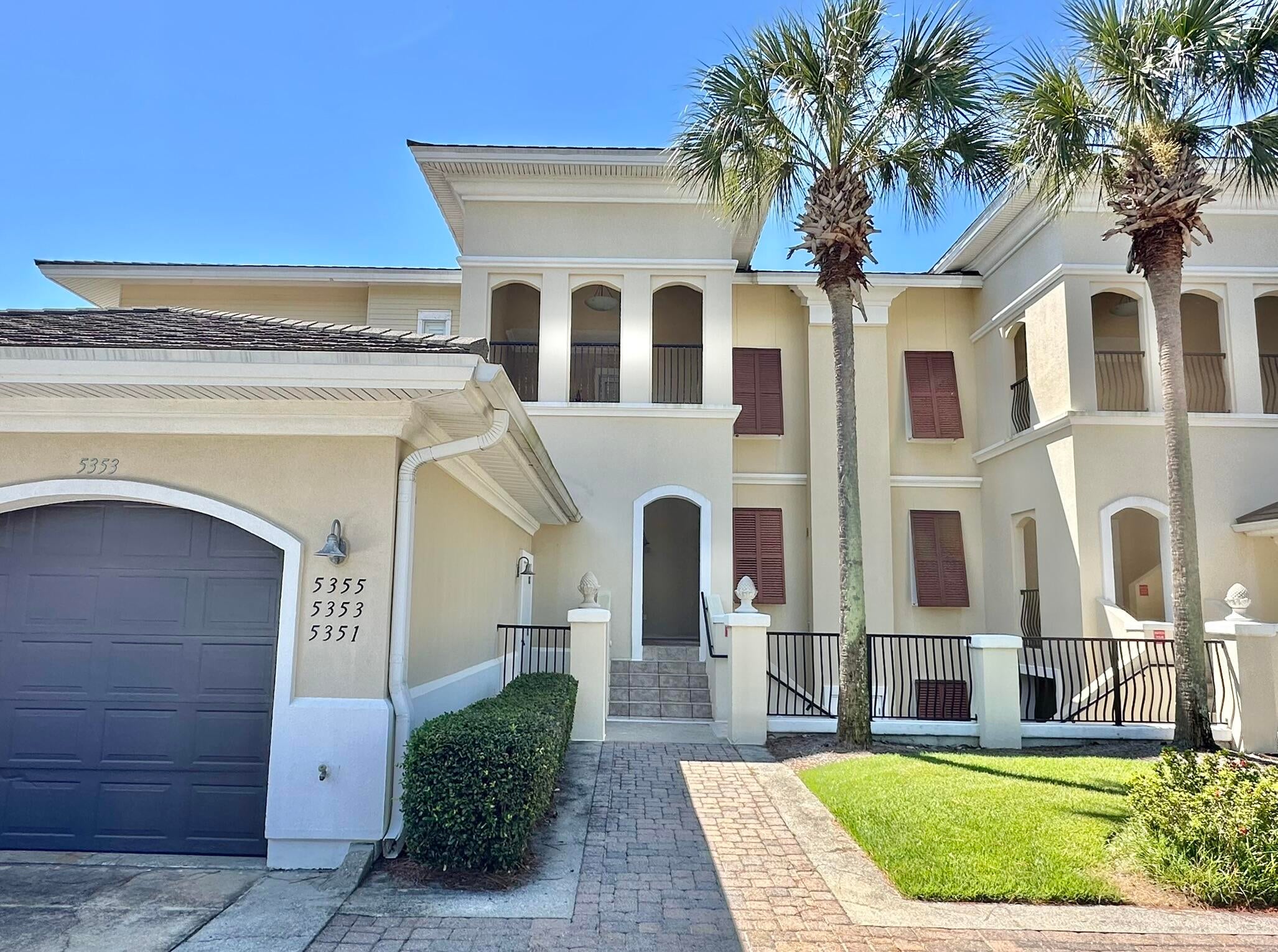 PINE RIDGE VILLAS - Residential