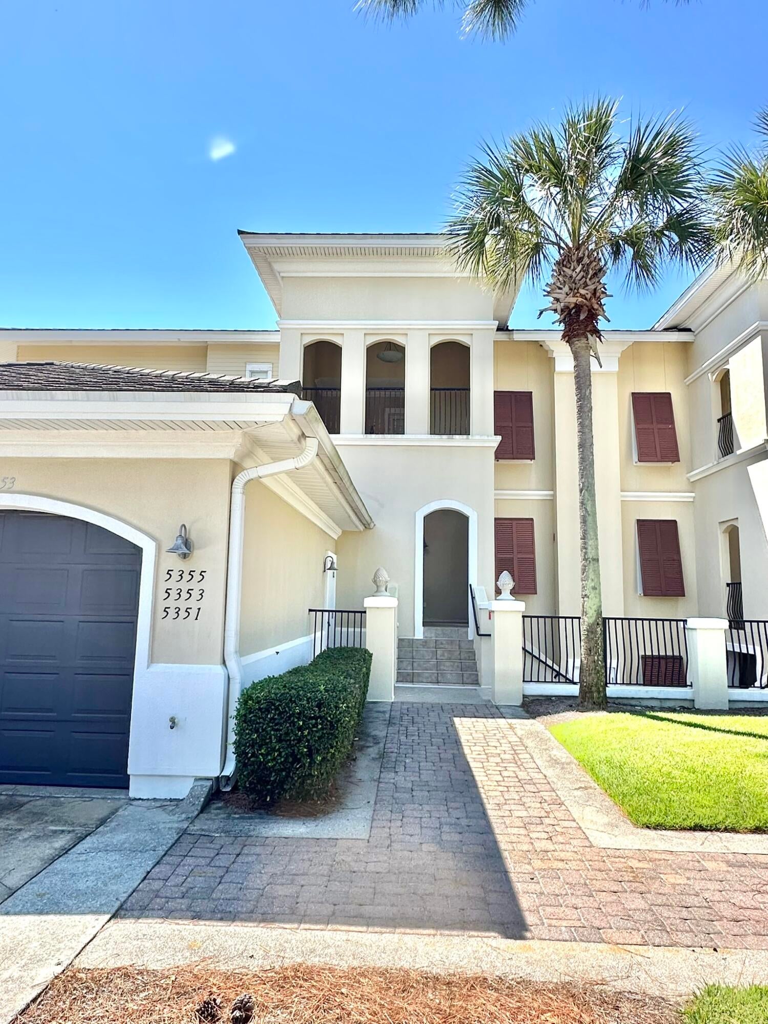 PINE RIDGE VILLAS - Residential
