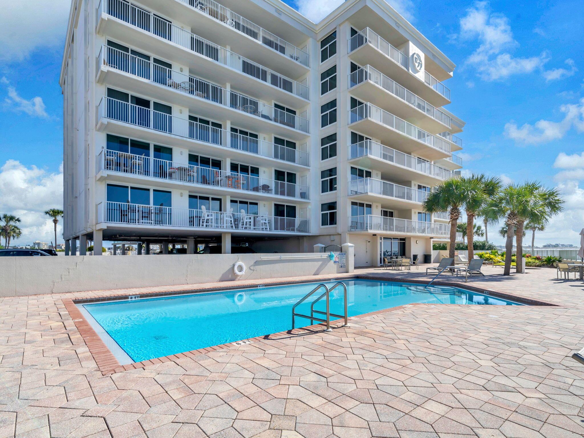WATERVIEW TOWERS - Residential