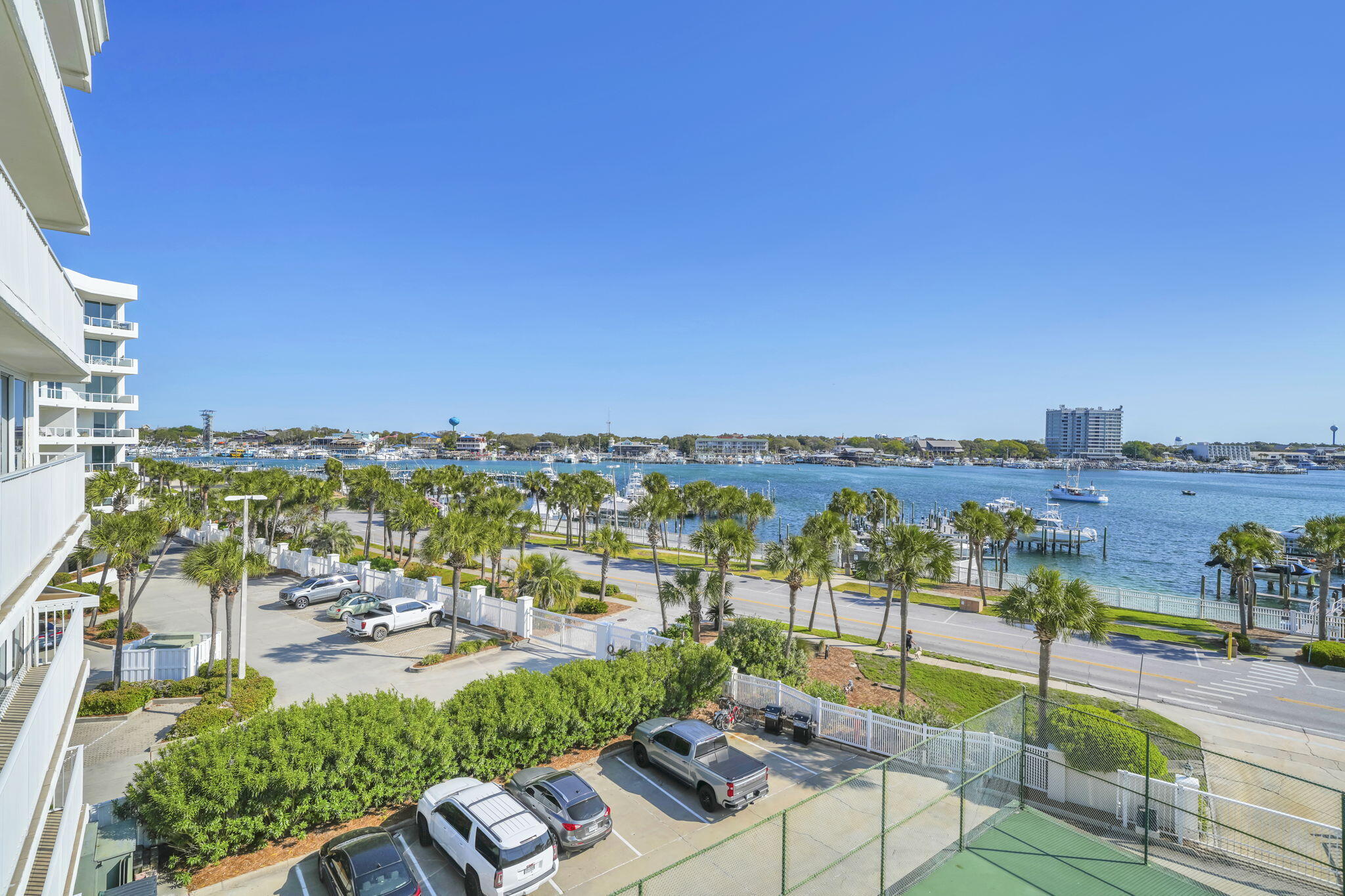 WATERVIEW TOWERS - Residential