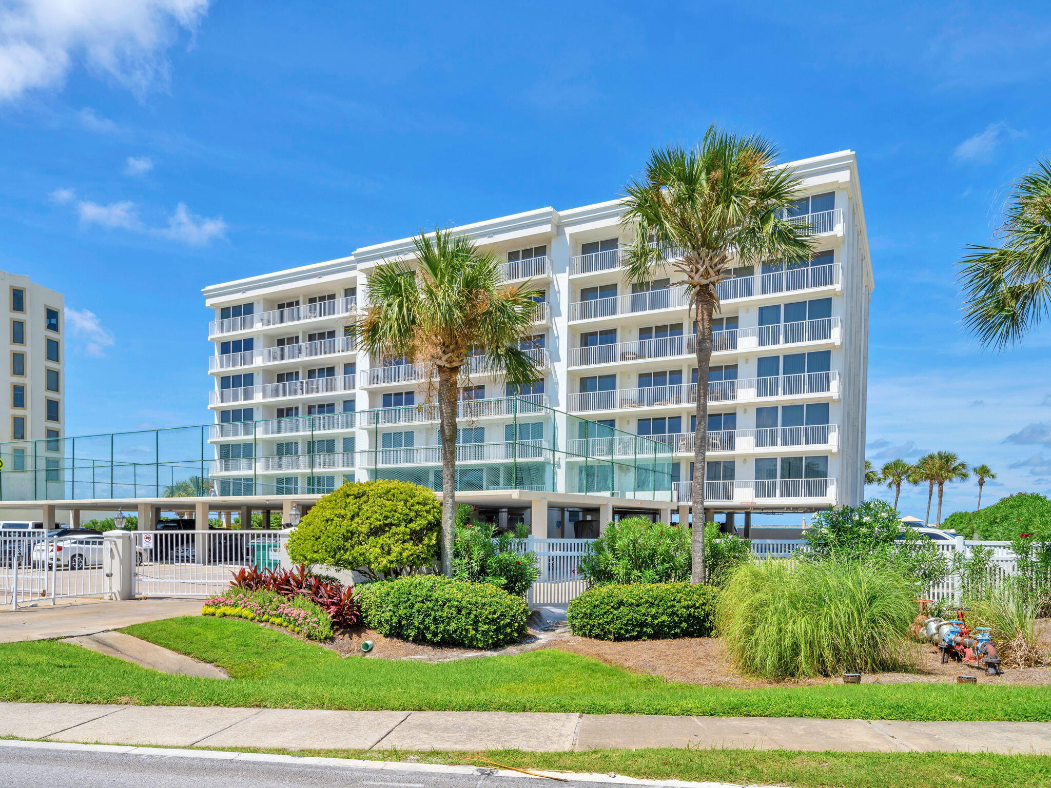 WATERVIEW TOWERS - Residential