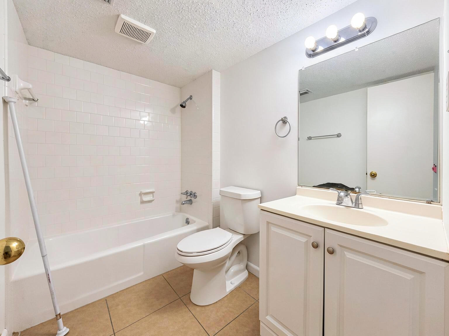 SPANISH VILLAS CONDO - Residential Lease