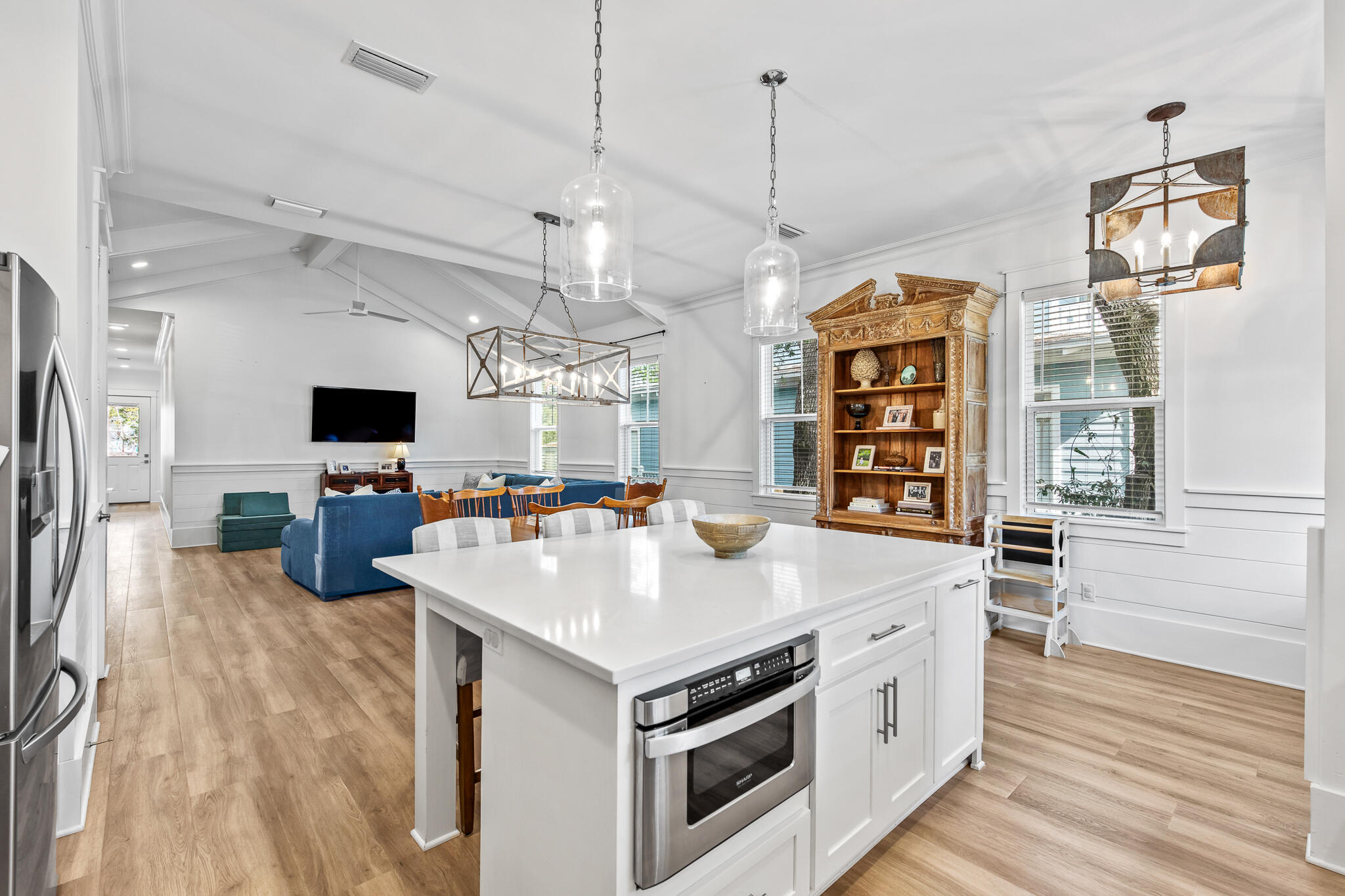 MAGNOLIA BEACH - Residential