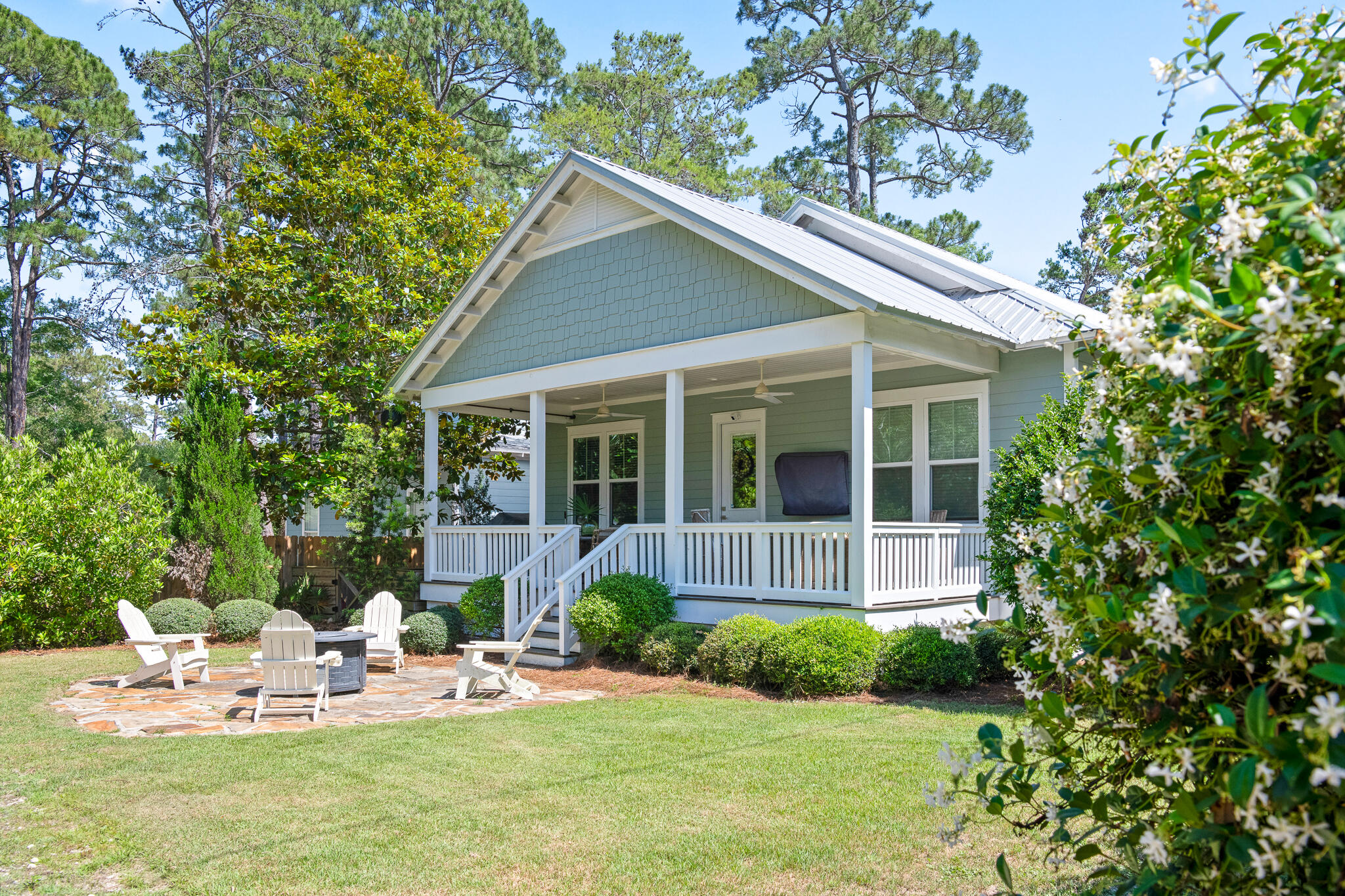 MAGNOLIA BEACH - Residential